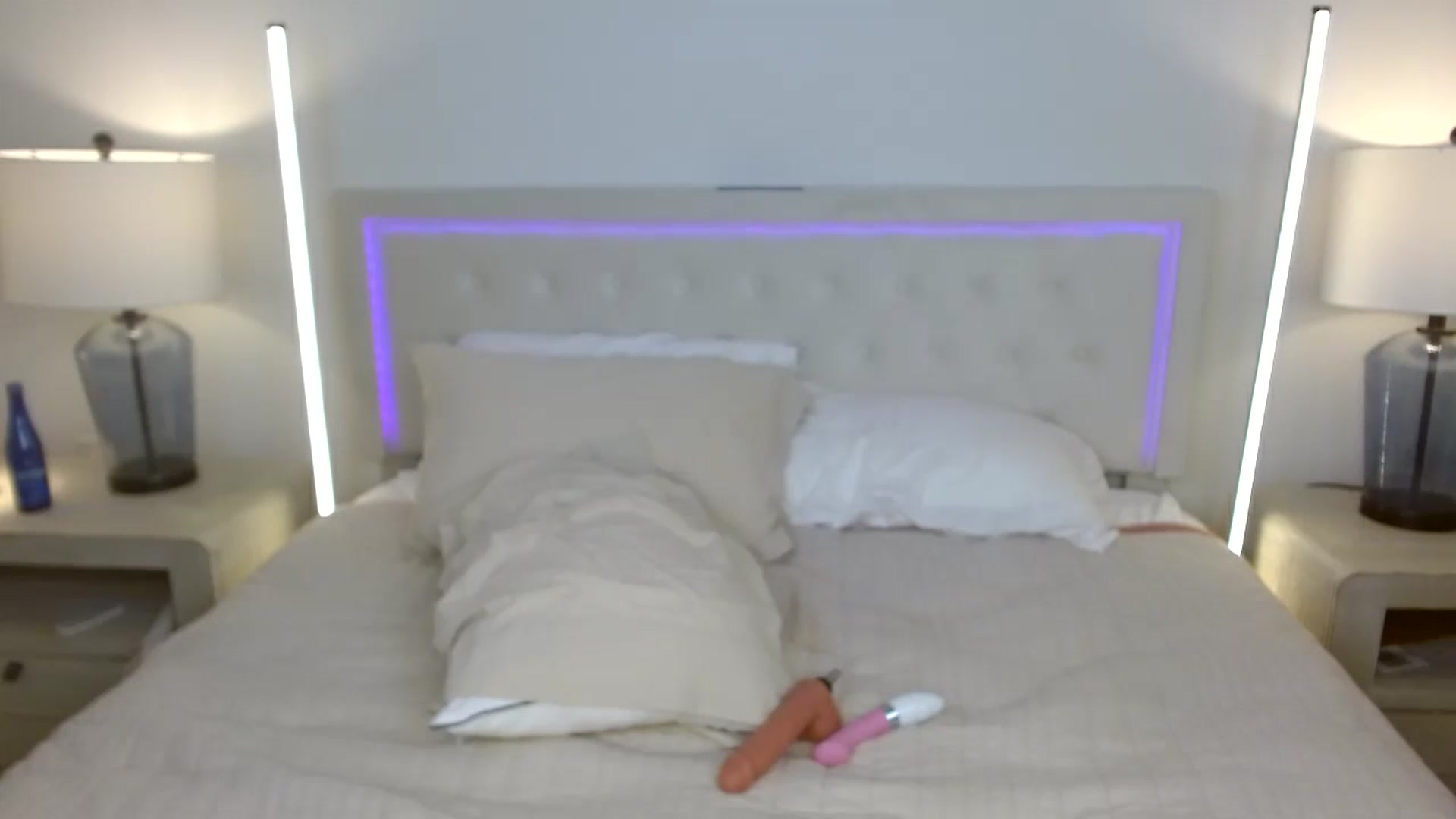 Gallery image thumbnail from SammieAdams's myfreecams stream on, 04/24/2026, 21:24 image 16 of 20