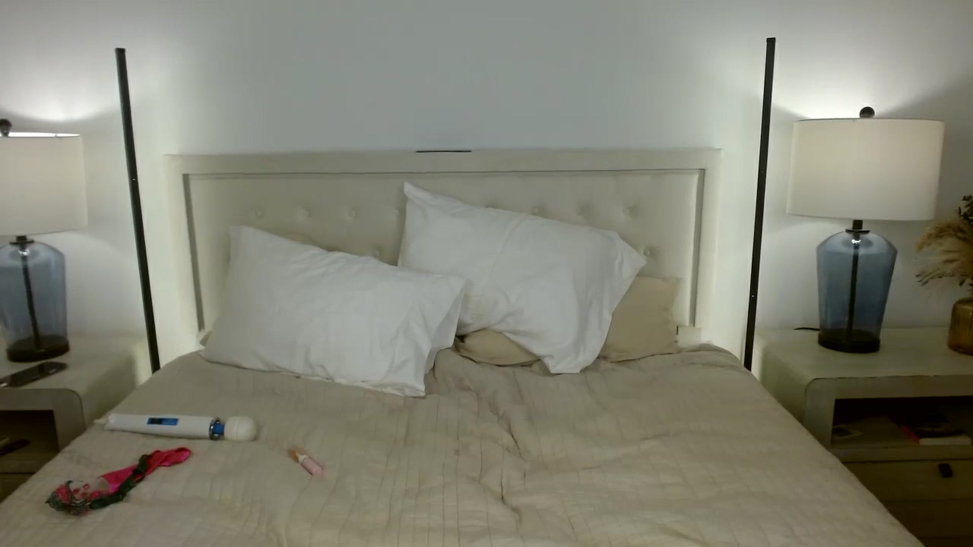 Gallery image thumbnail from SammieAdams's myfreecams stream on, 05/06/2026, 23:00 image 19 of 20