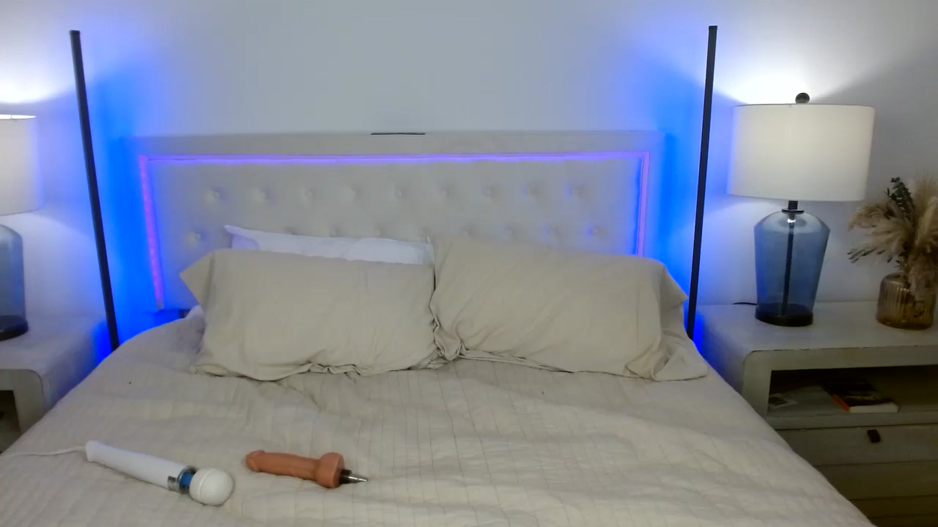Gallery image thumbnail from SammieAdams's myfreecams stream on, 05/07/2026, 21:36 image 17 of 20