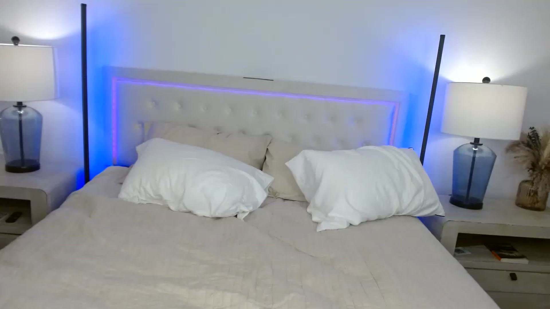 Gallery image thumbnail from SammieAdams's myfreecams stream on, 05/13/2026, 18:36 image 18 of 20