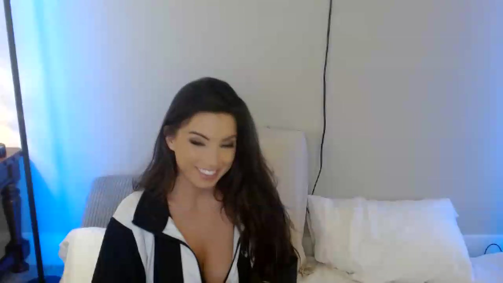 Gallery image thumbnail from SammieAdams's myfreecams stream on, 06/27/2026, 21:49 image 18 of 20