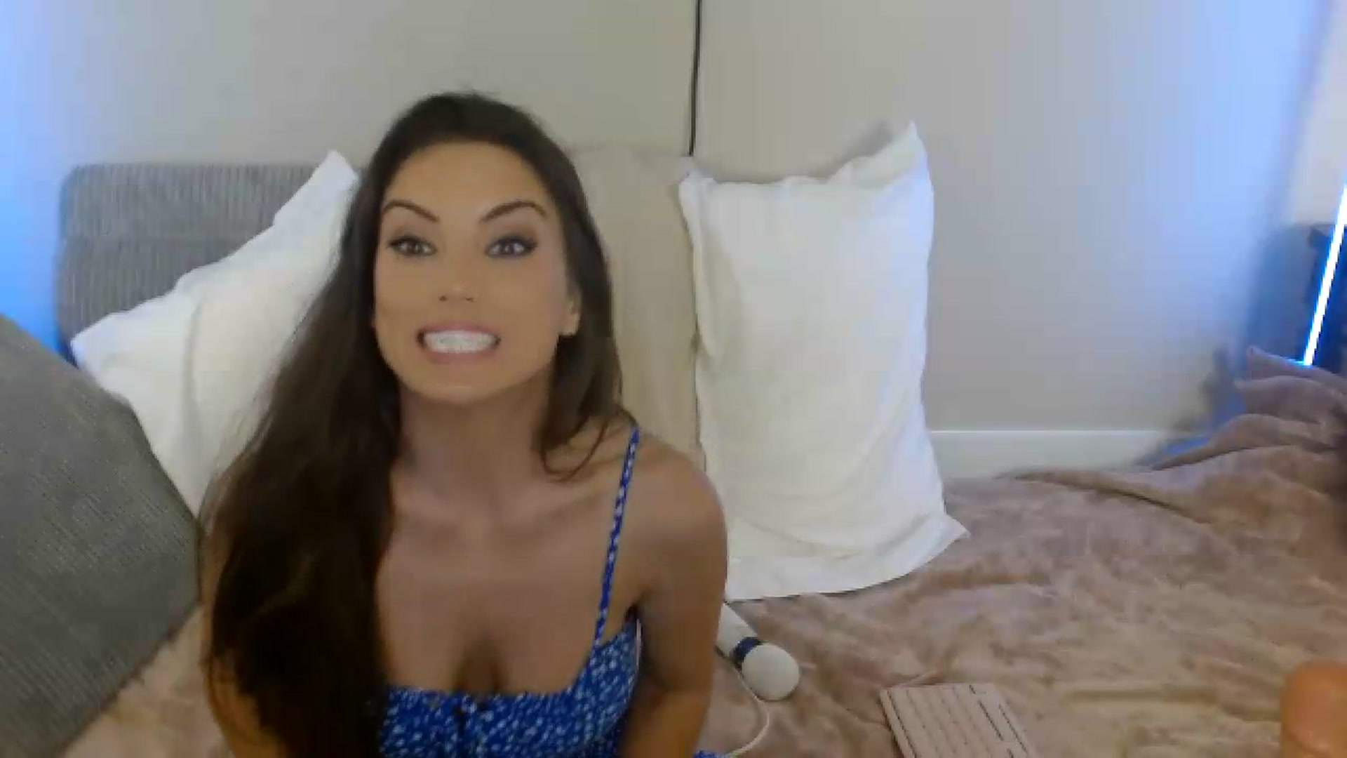 Gallery image thumbnail from SammieAdams's myfreecams stream on, 06/30/2026, 18:18 image 17 of 20