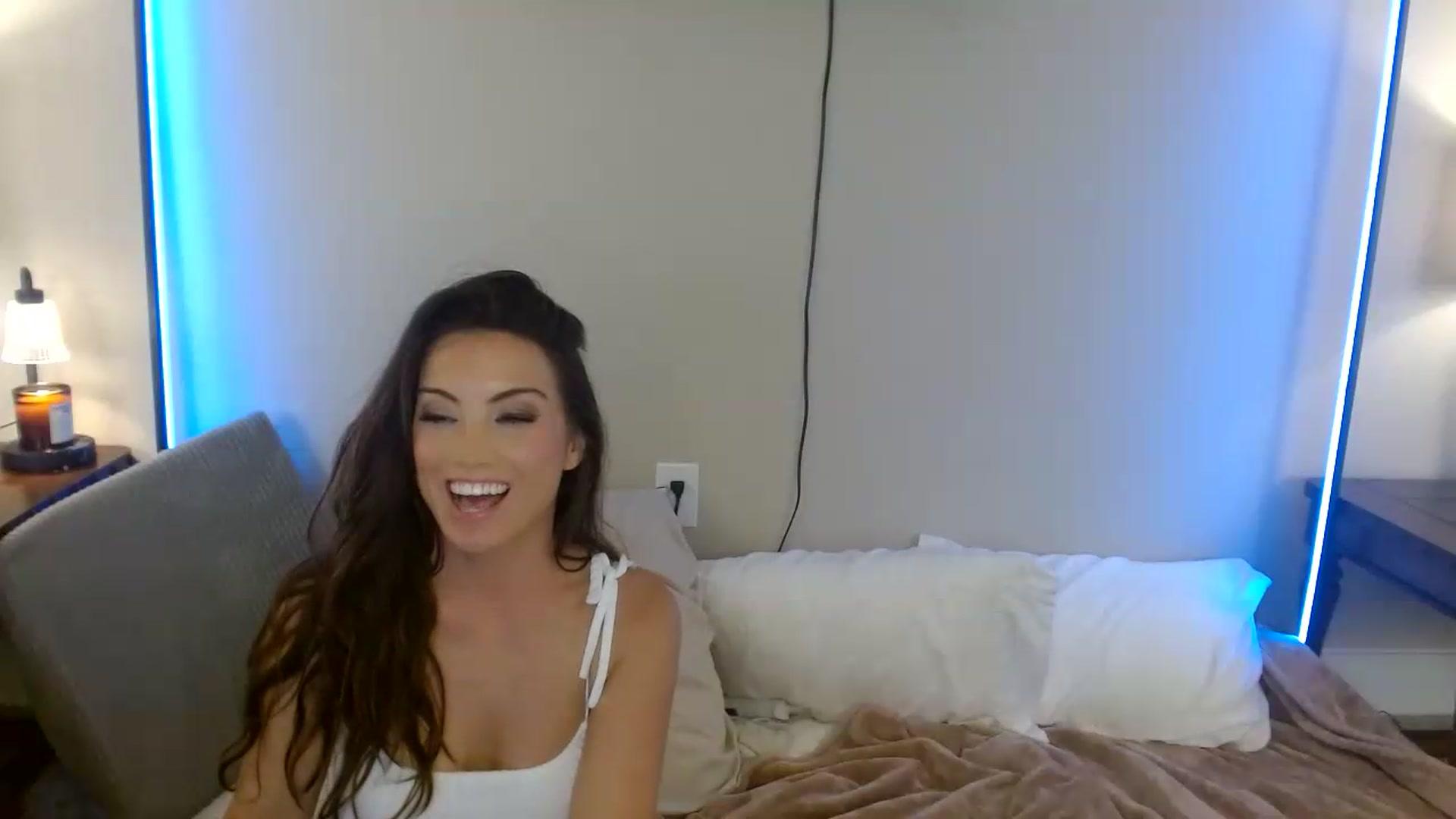 Gallery image thumbnail from SammieAdams's myfreecams stream on, 07/05/2026, 21:56 image 13 of 20
