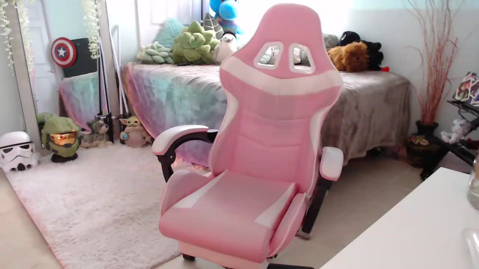 Gallery image thumbnail from Sammigrey_'s myfreecams stream on, 11/22/2022, 17:52 image 16 of 20