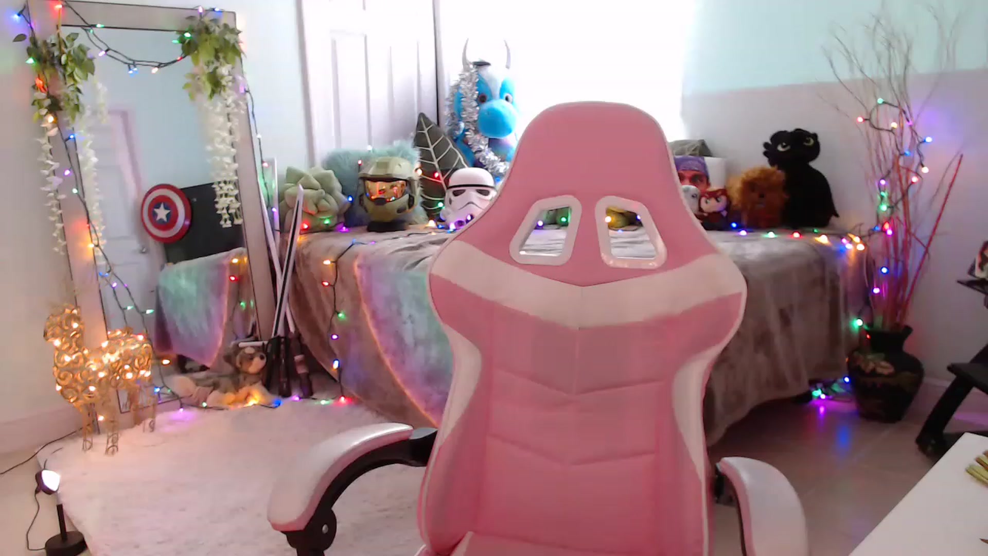 Gallery image thumbnail from Sammigrey_'s myfreecams stream on, 12/02/2022, 18:33 image 2 of 20