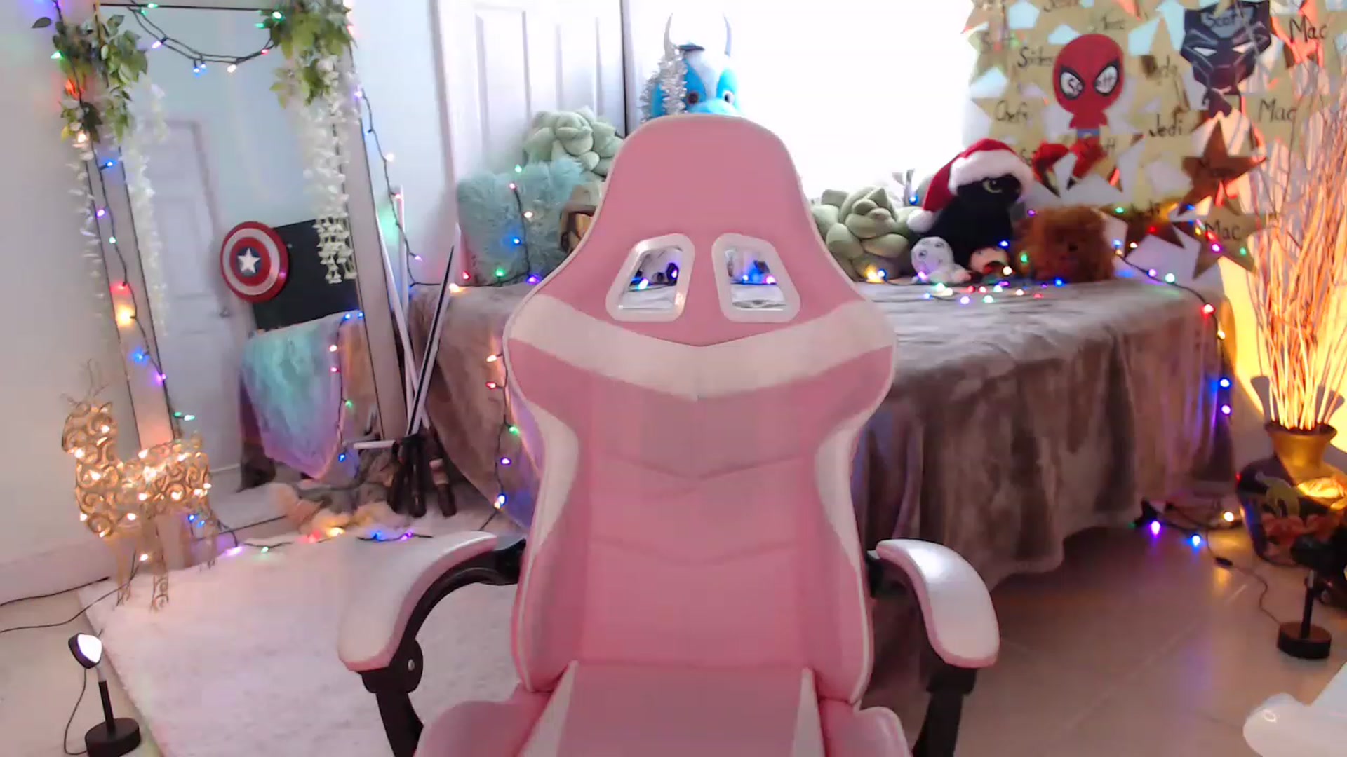 Gallery image thumbnail from Sammigrey_'s myfreecams stream on, 12/15/2022, 20:04 image 9 of 20