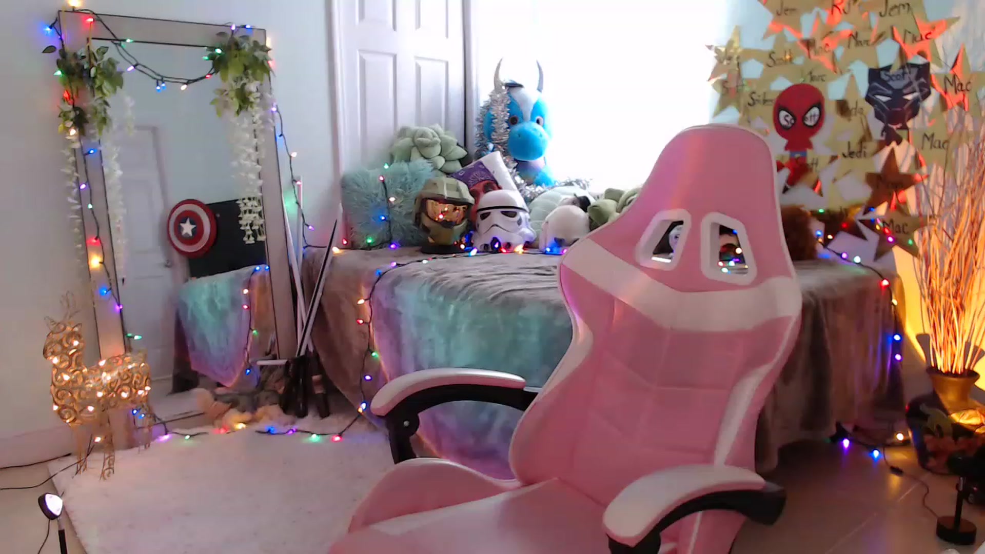 Gallery image thumbnail from Sammigrey_'s myfreecams stream on, 12/15/2022, 21:06 image 4 of 20