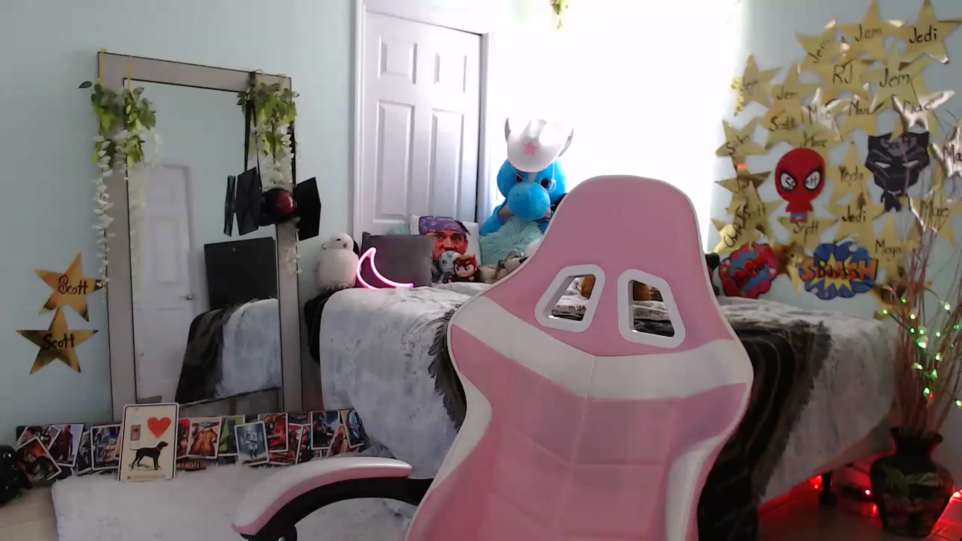 Gallery image thumbnail from Sammigrey_'s myfreecams stream on, 05/12/2023, 18:20 image 17 of 20