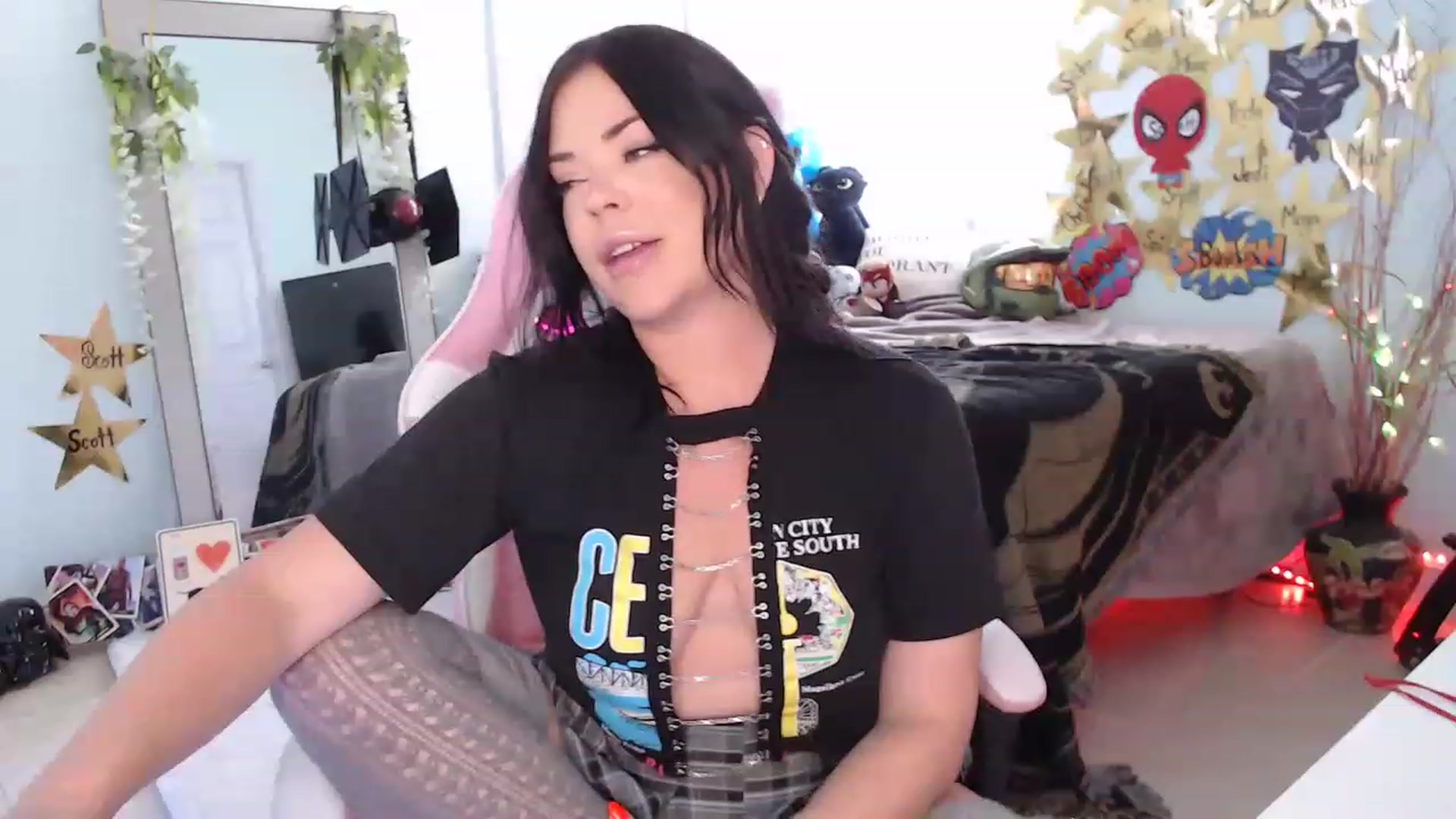 Gallery image thumbnail from Sammigrey_'s myfreecams stream on, 05/15/2023, 15:43 image 13 of 20