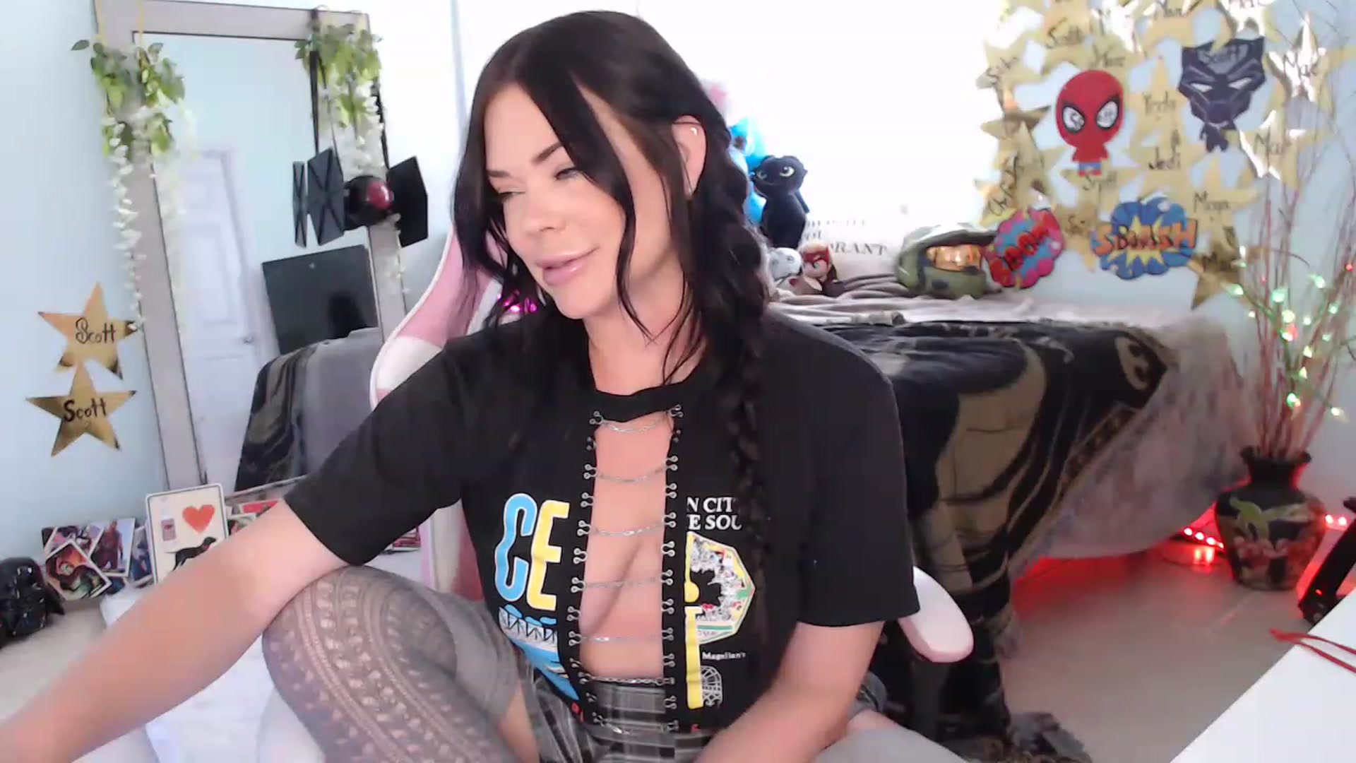 Gallery image thumbnail from Sammigrey_'s myfreecams stream on, 05/15/2023, 15:43 image 8 of 20