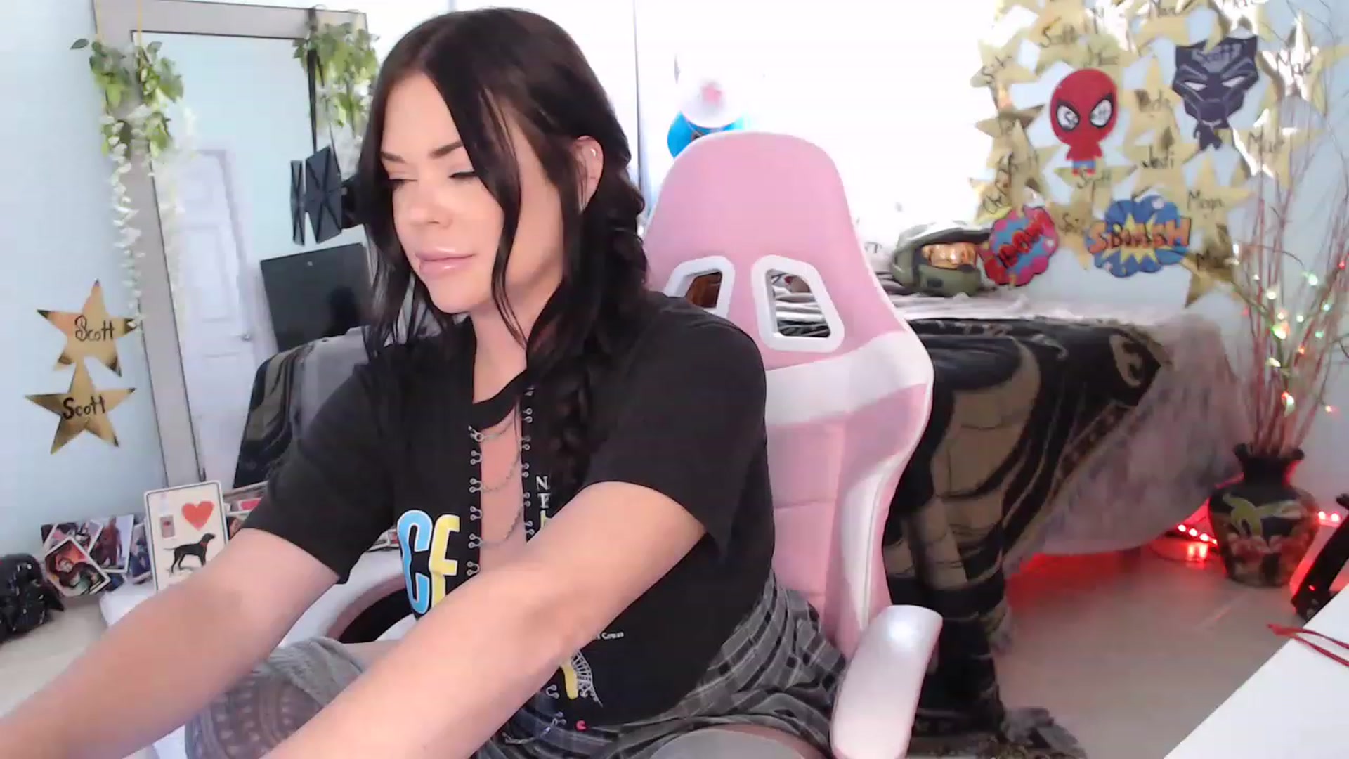 Gallery image thumbnail from Sammigrey_'s myfreecams stream on, 05/15/2023, 15:43 image 19 of 20