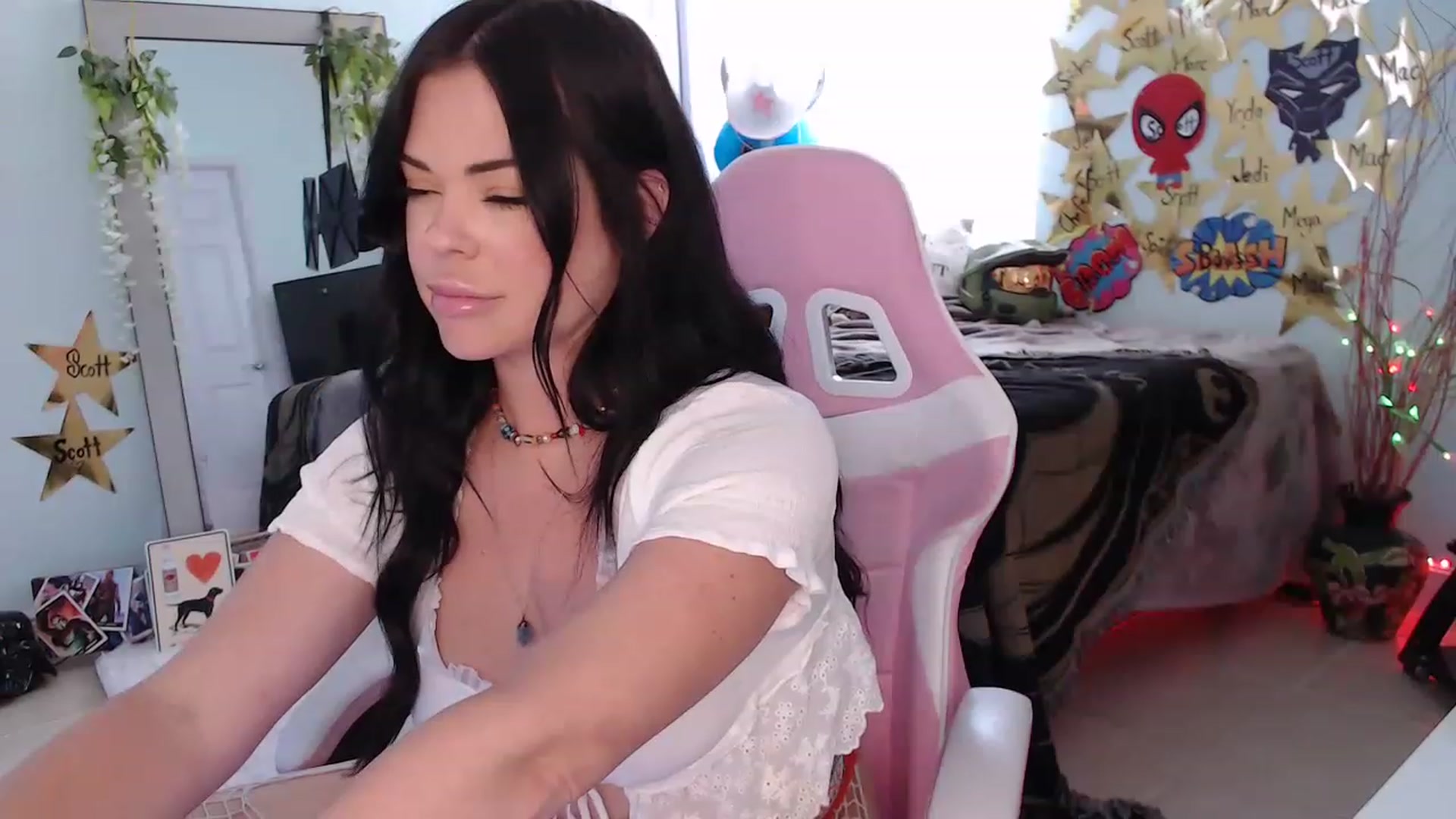 Gallery image thumbnail from Sammigrey_'s myfreecams stream on, 05/17/2023, 18:02 image 19 of 20