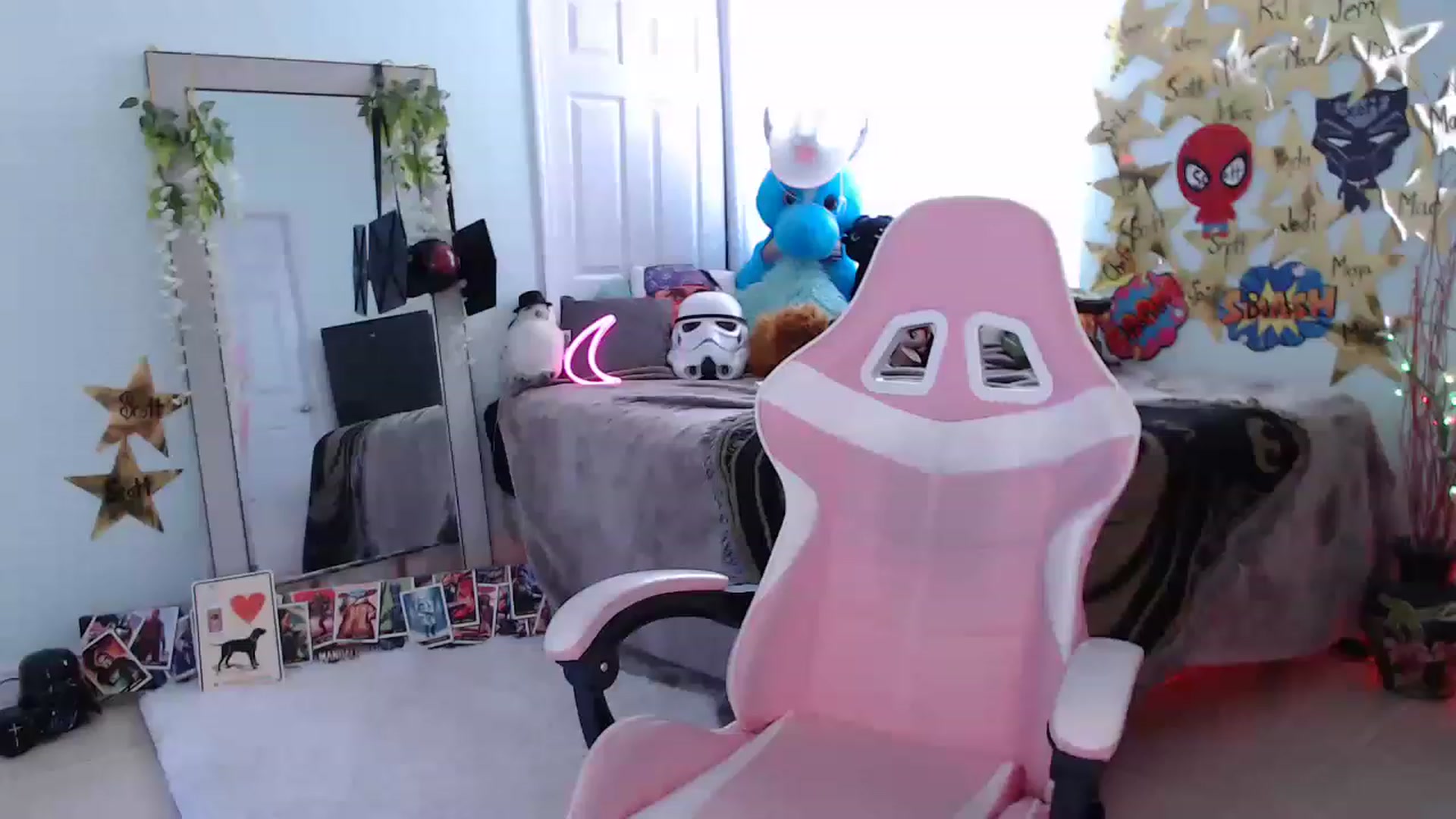 Gallery image thumbnail from Sammigrey_'s myfreecams stream on, 05/17/2023, 21:13 image 3 of 20