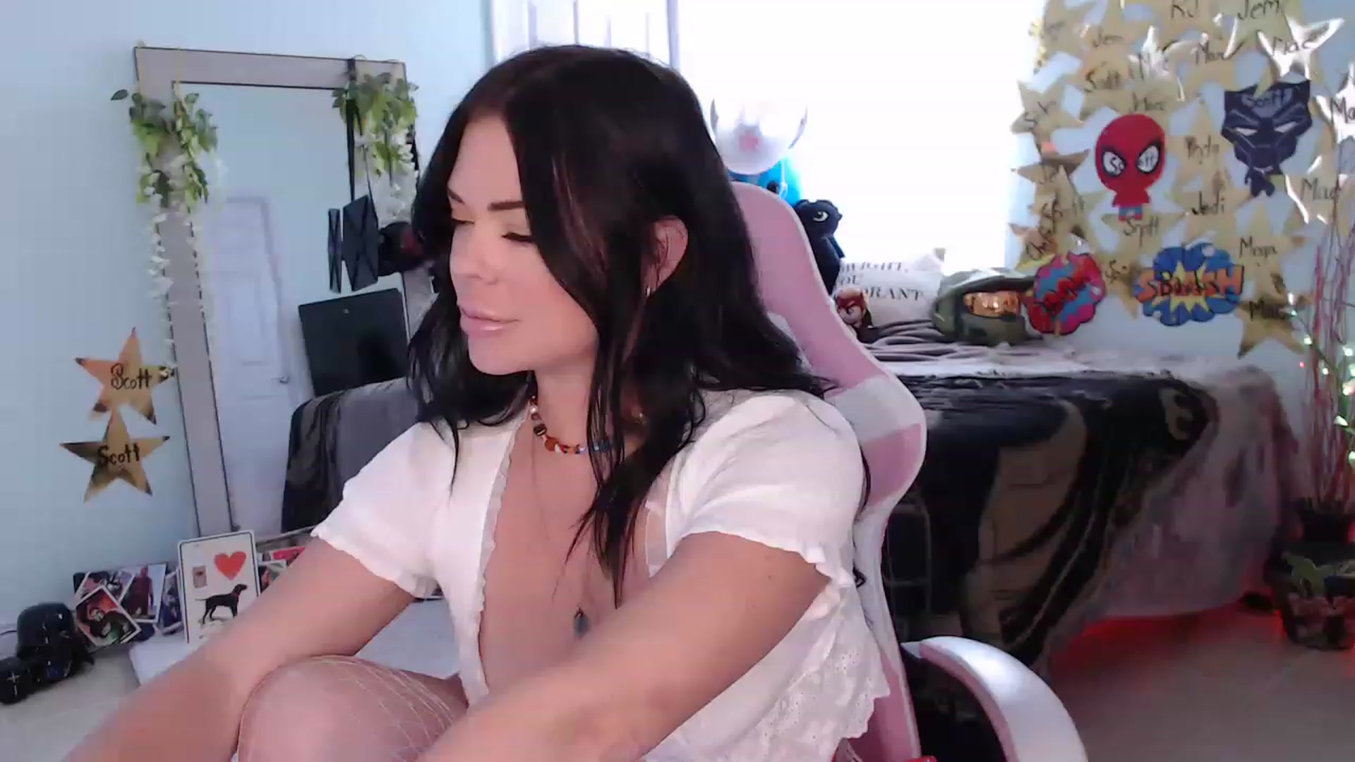 Gallery image thumbnail from Sammigrey_'s myfreecams stream on, 05/17/2023, 21:13 image 8 of 20