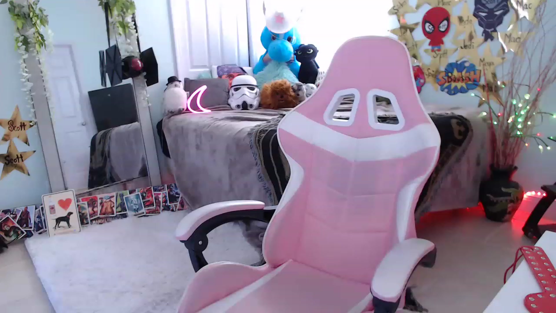 Gallery image thumbnail from Sammigrey_'s myfreecams stream on, 05/18/2023, 17:29 image 19 of 20