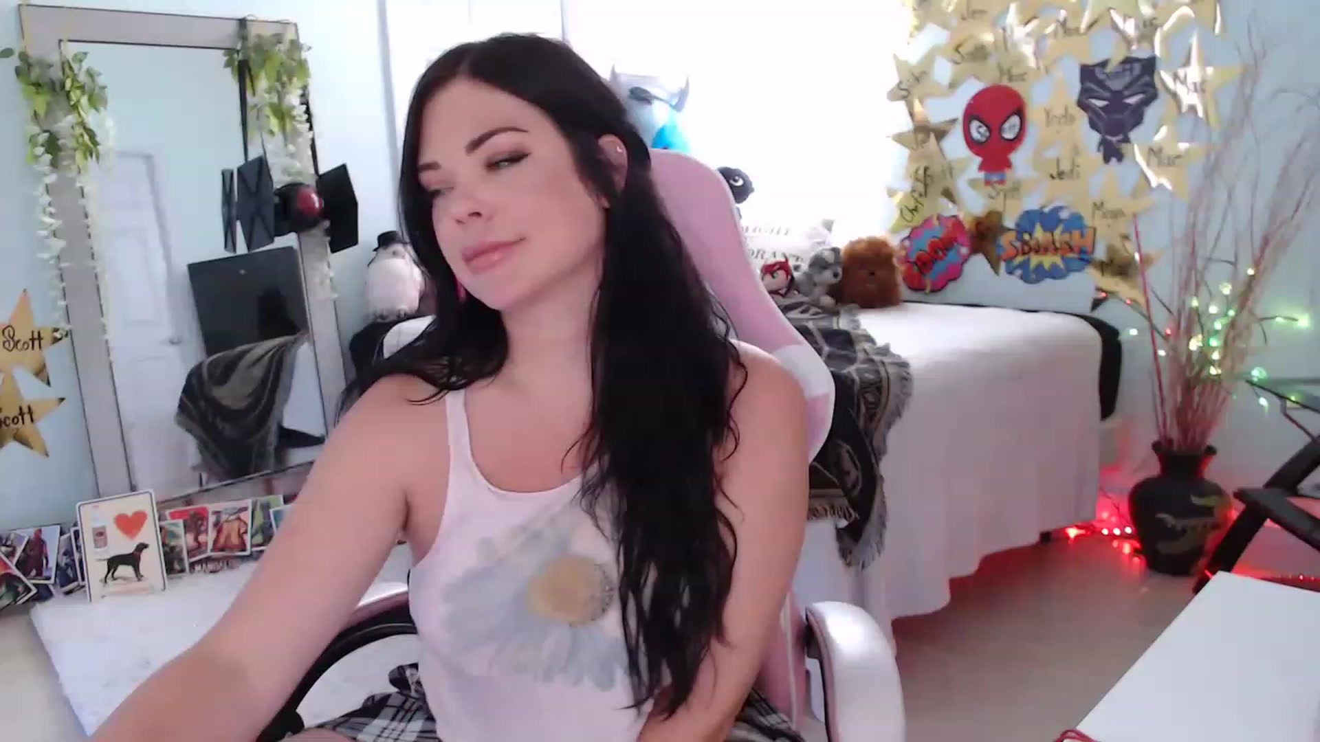 Gallery image thumbnail from Sammigrey_'s myfreecams stream on, 05/25/2023, 16:33 image 1 of 20