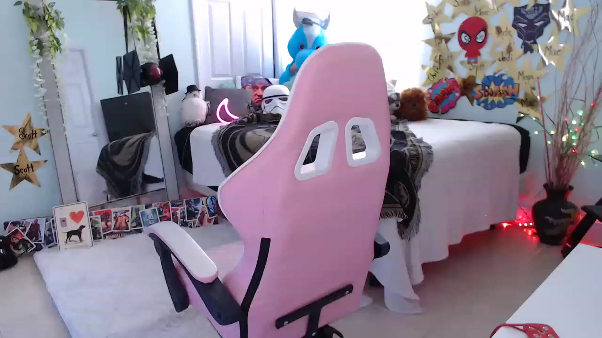 Gallery image thumbnail from Sammigrey_'s myfreecams stream on, 05/25/2023, 16:33 image 6 of 20