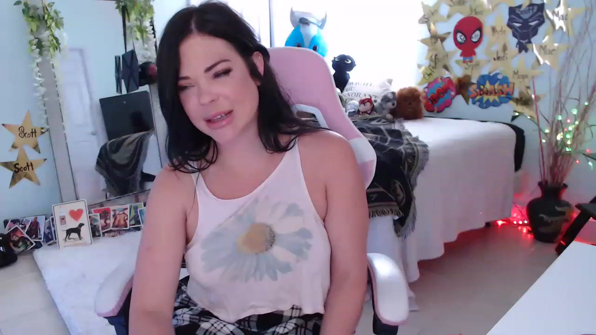 Gallery image thumbnail from Sammigrey_'s myfreecams stream on, 05/25/2023, 16:33 image 10 of 20