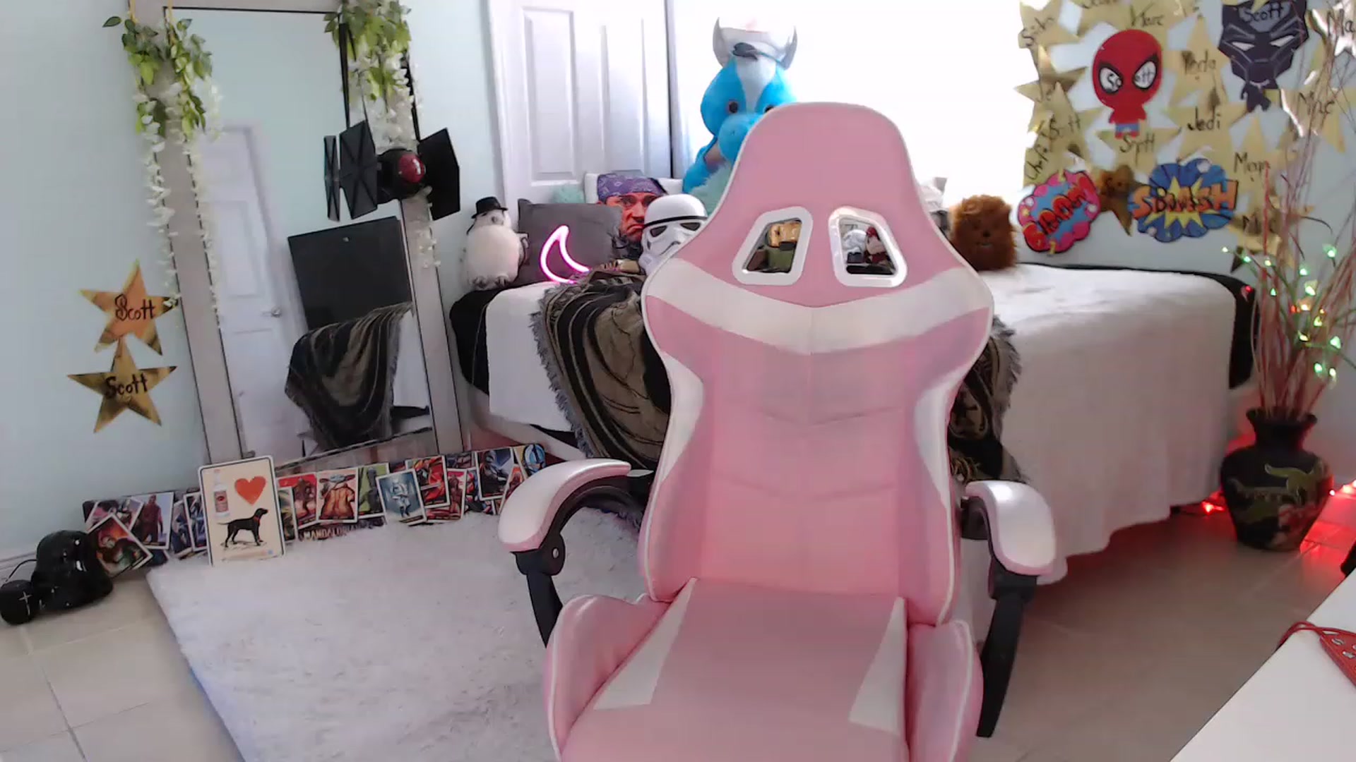 Gallery image thumbnail from Sammigrey_'s myfreecams stream on, 05/26/2023, 18:25 image 18 of 20