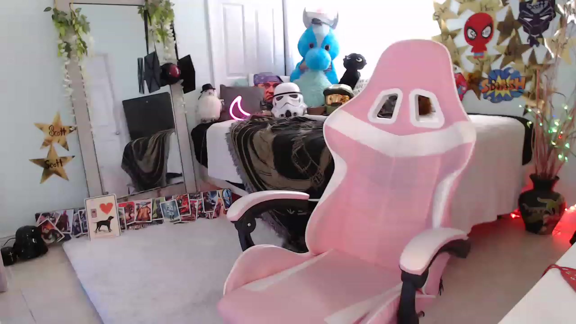 Gallery image thumbnail from Sammigrey_'s myfreecams stream on, 05/26/2023, 18:25 image 12 of 20
