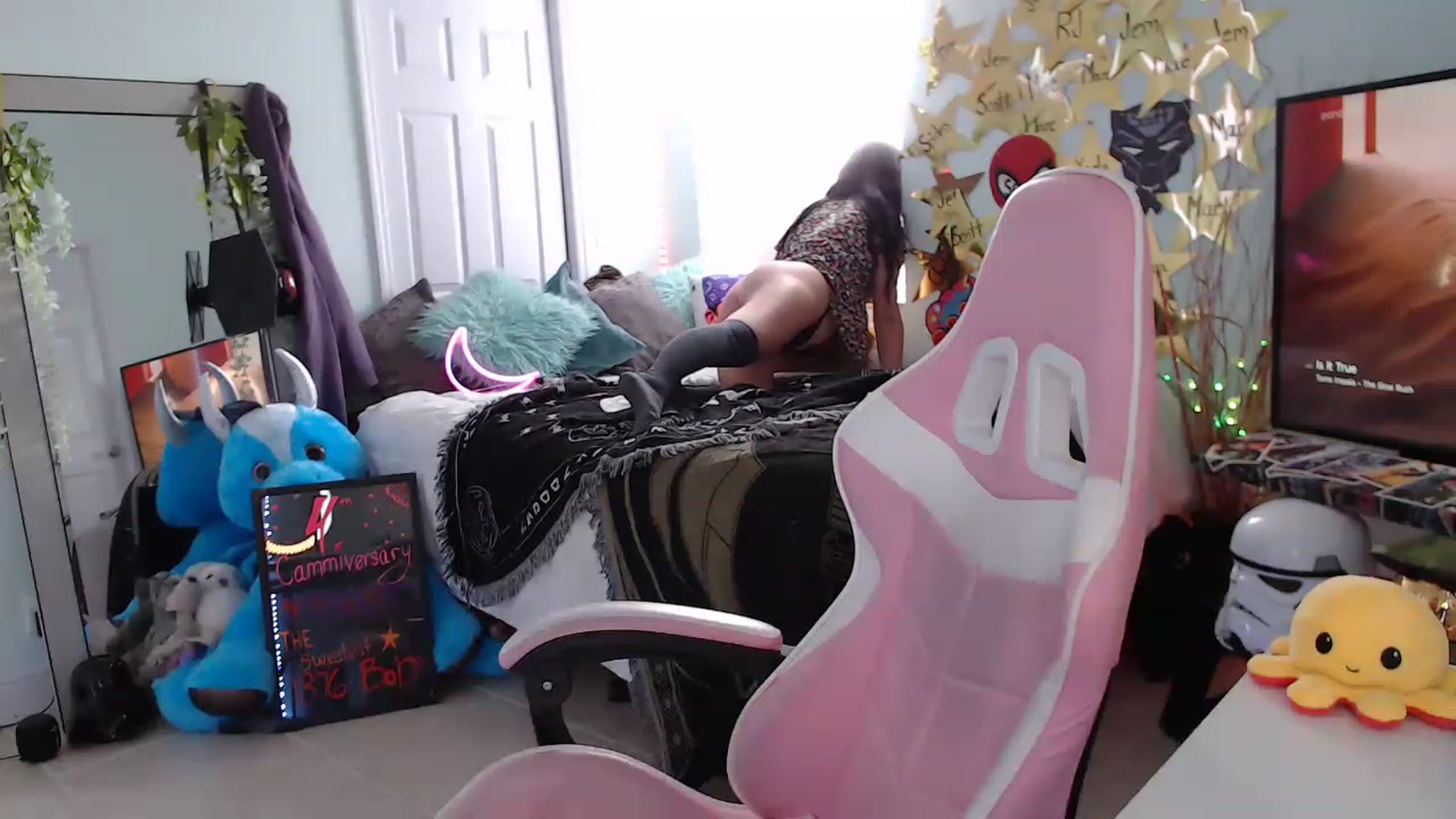 Gallery image thumbnail from Sammigrey_'s myfreecams stream on, 06/06/2023, 19:06 image 5 of 20