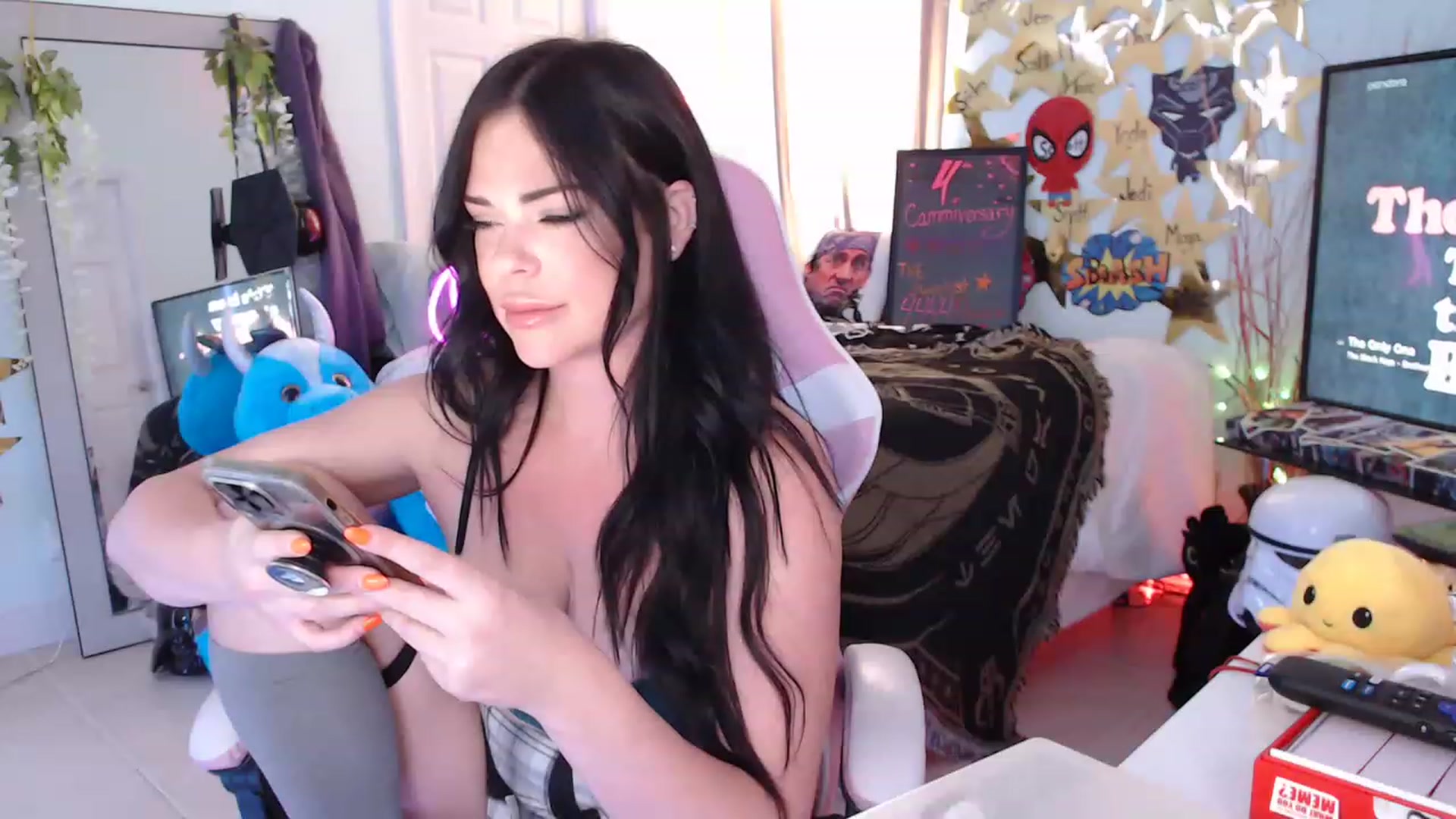 Gallery image thumbnail from Sammigrey_'s myfreecams stream on, 06/09/2023, 17:14 image 17 of 20