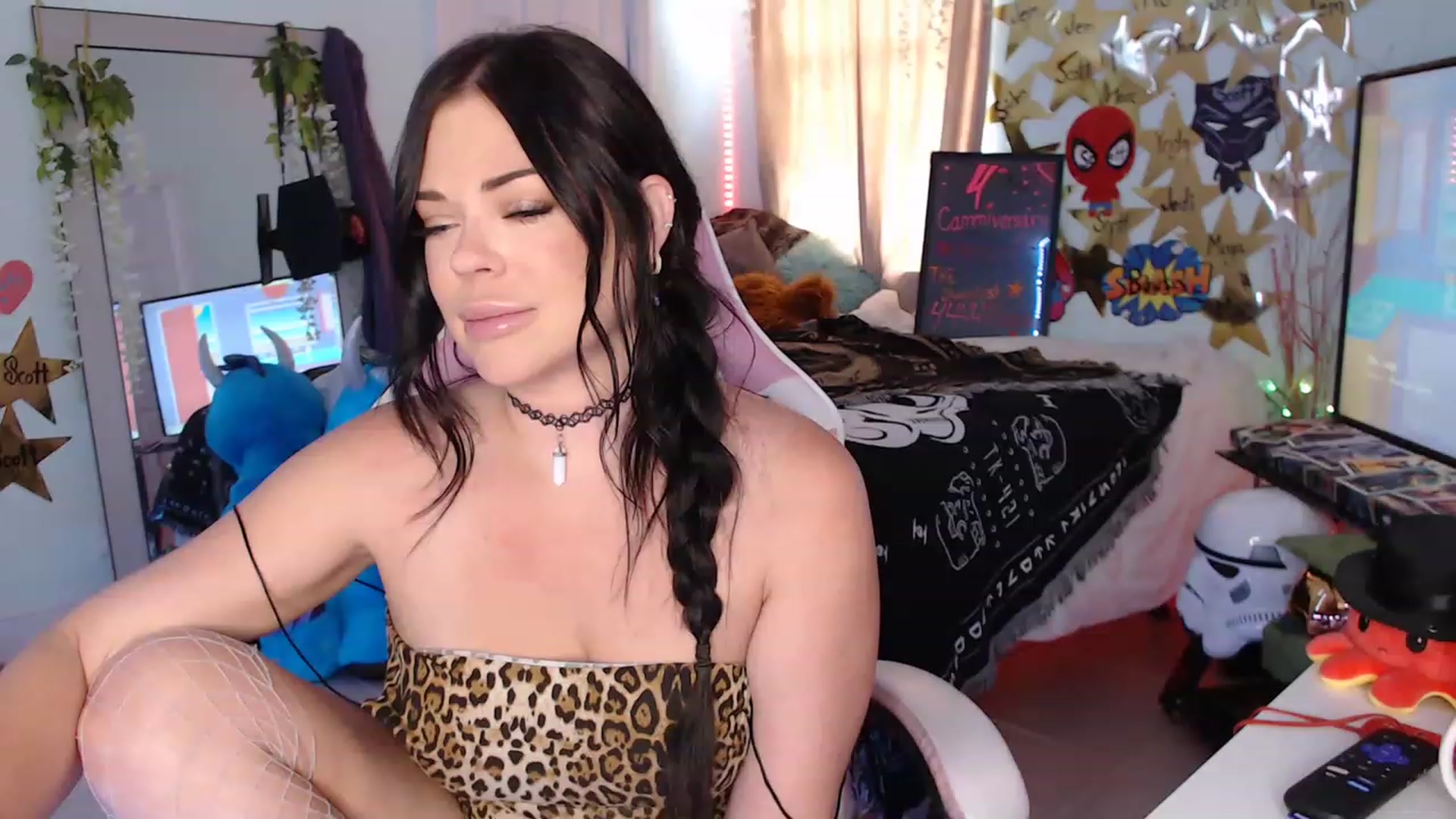 Gallery image thumbnail from Sammigrey_'s myfreecams stream on, 06/12/2023, 18:32 image 19 of 20