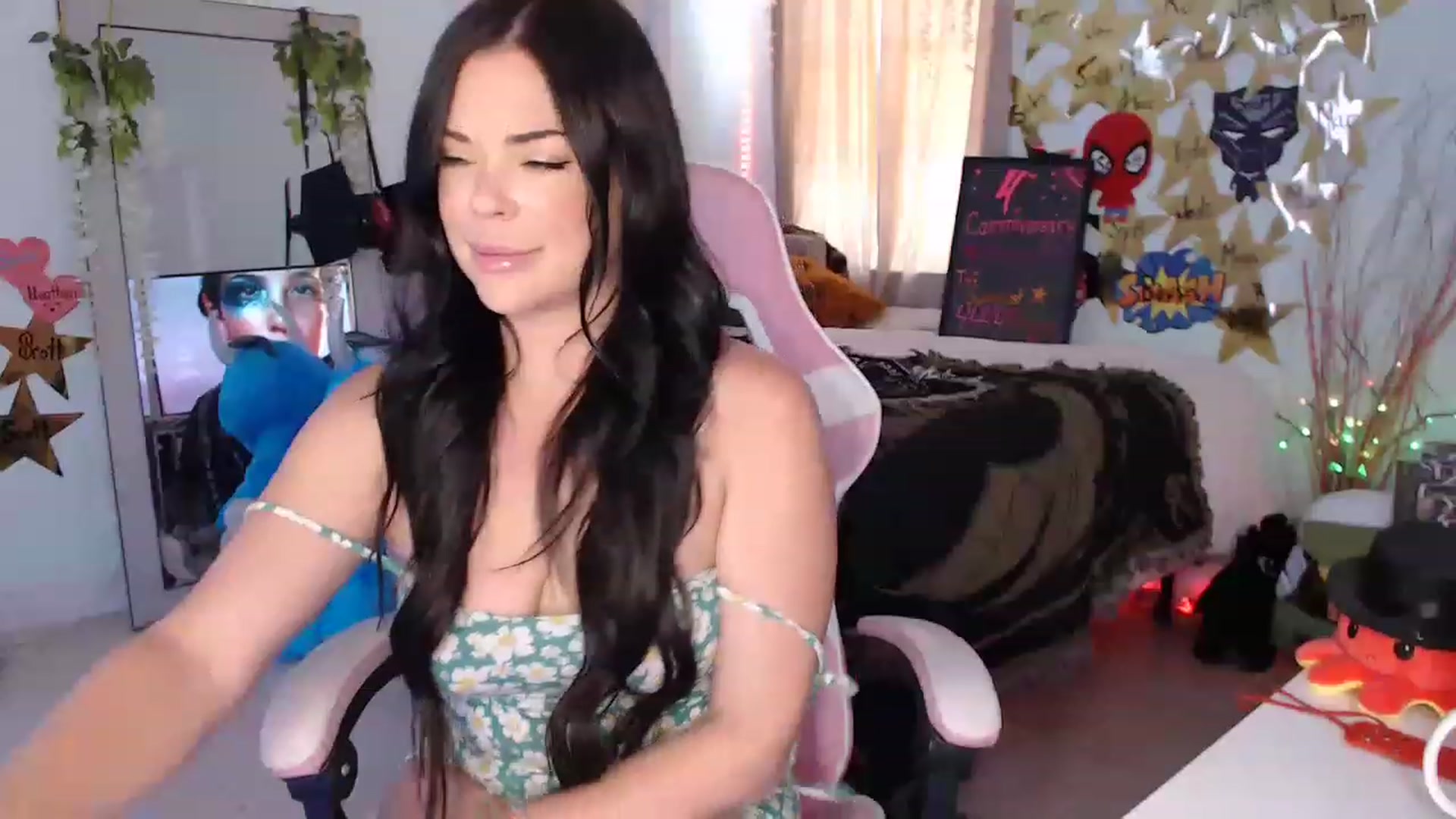 Gallery image thumbnail from Sammigrey_'s myfreecams stream on, 06/14/2023, 19:44 image 4 of 20