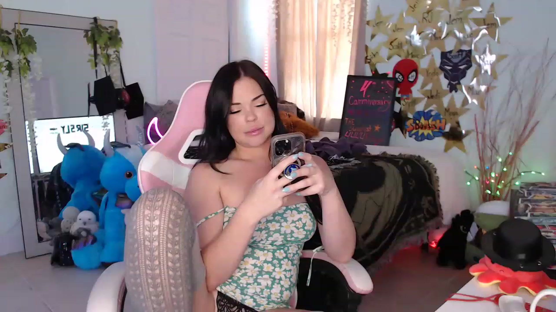 Gallery image thumbnail from Sammigrey_'s myfreecams stream on, 06/14/2023, 21:50 image 16 of 20