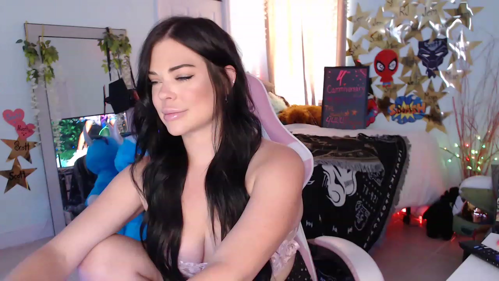 Gallery image thumbnail from Sammigrey_'s myfreecams stream on, 06/16/2023, 14:49 image 8 of 20