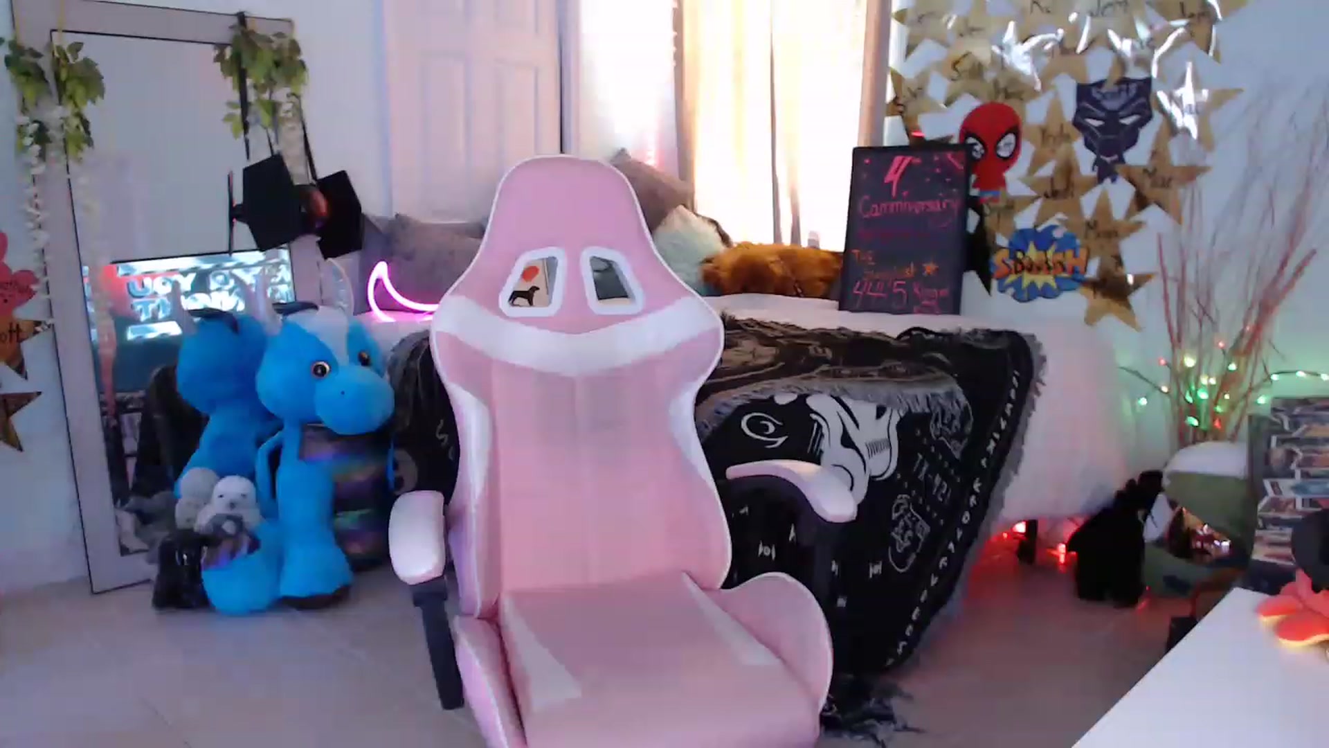 Gallery image thumbnail from Sammigrey_'s myfreecams stream on, 06/16/2023, 16:41 image 19 of 20