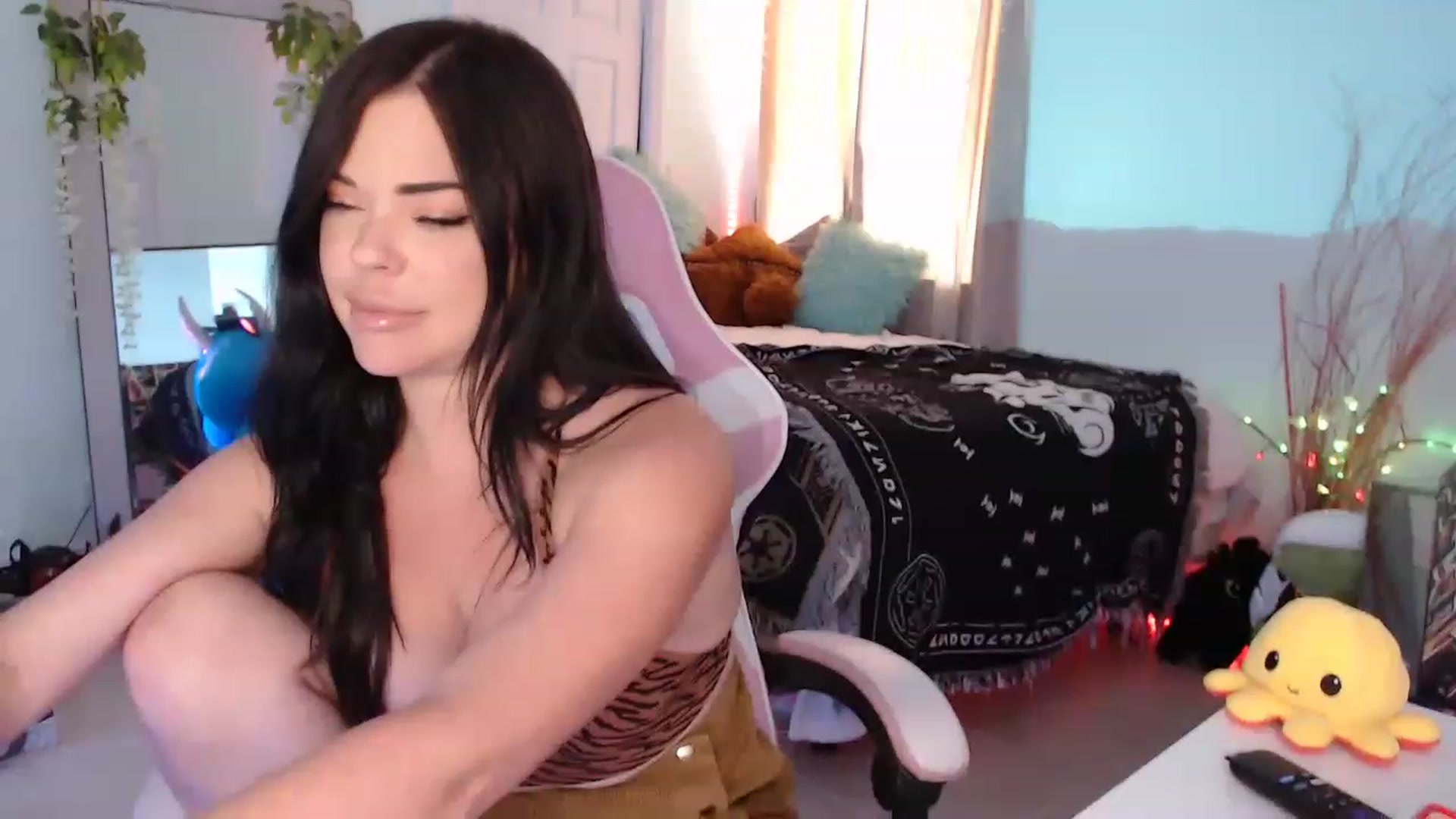 Gallery image thumbnail from Sammigrey_'s myfreecams stream on, 07/07/2023, 17:32 image 19 of 20