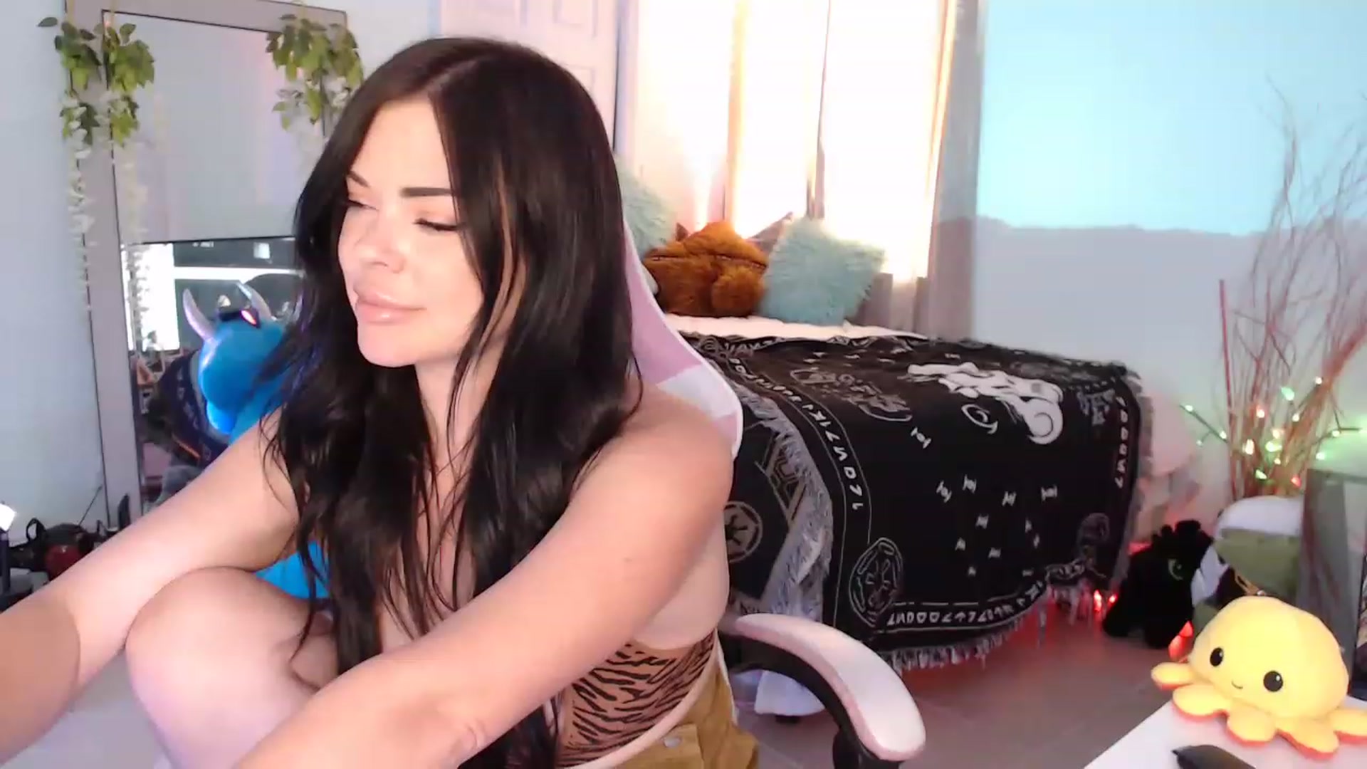 Gallery image thumbnail from Sammigrey_'s myfreecams stream on, 07/07/2023, 17:32 image 16 of 20
