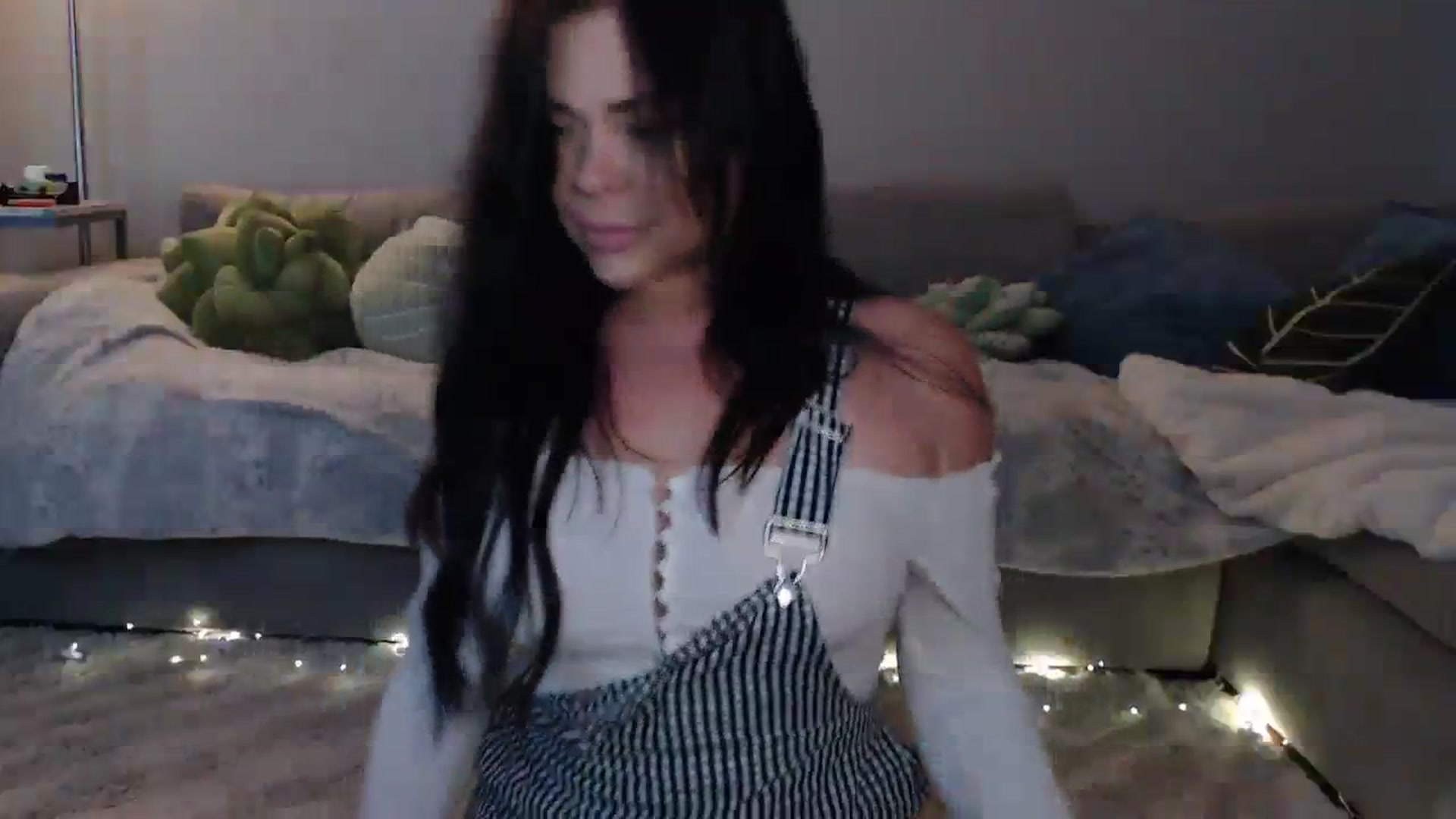 Gallery image thumbnail from Sammigrey_'s myfreecams stream on, 10/13/2023, 15:15 image 17 of 20