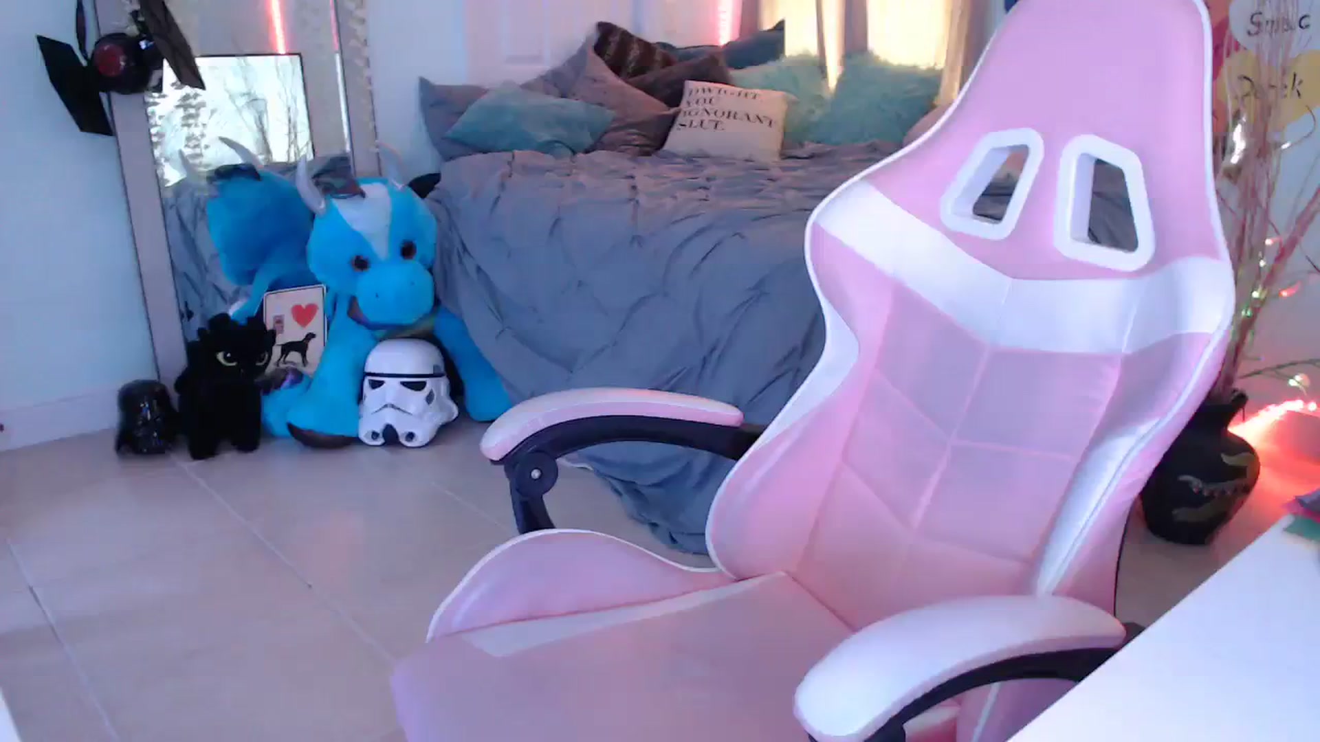 Gallery image thumbnail from Sammigrey_'s myfreecams stream on, 11/24/2023, 20:45 image 4 of 20