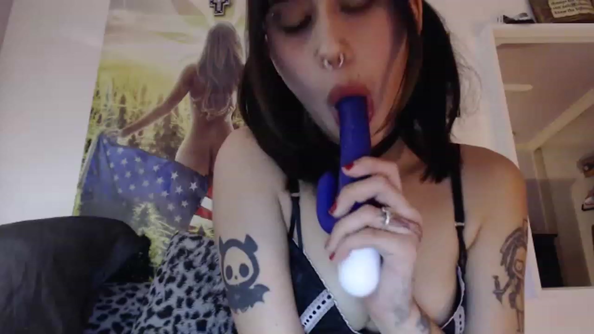 Gallery image thumbnail from Sammxxxx3's myfreecams stream on, 12/15/2022, 22:46 image 12 of 20