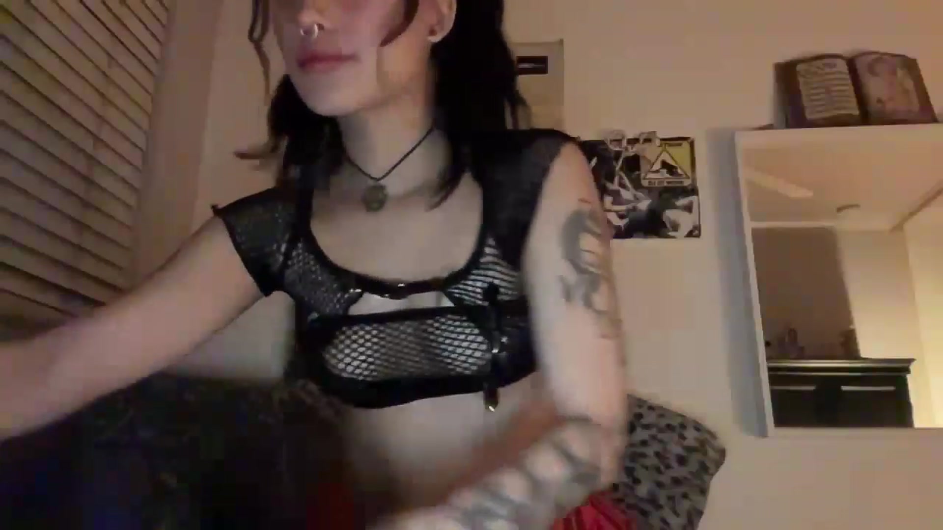 Gallery image thumbnail from Sammxxxx3's myfreecams stream on, 02/04/2023, 07:11 image 18 of 20