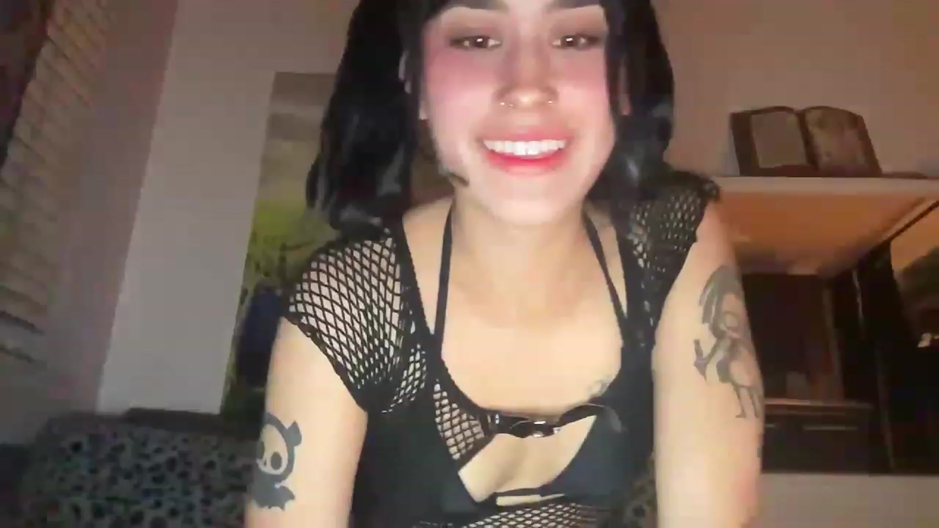 Gallery image thumbnail from Sammxxxx3's myfreecams stream on, 05/06/2023, 05:43 image 16 of 20