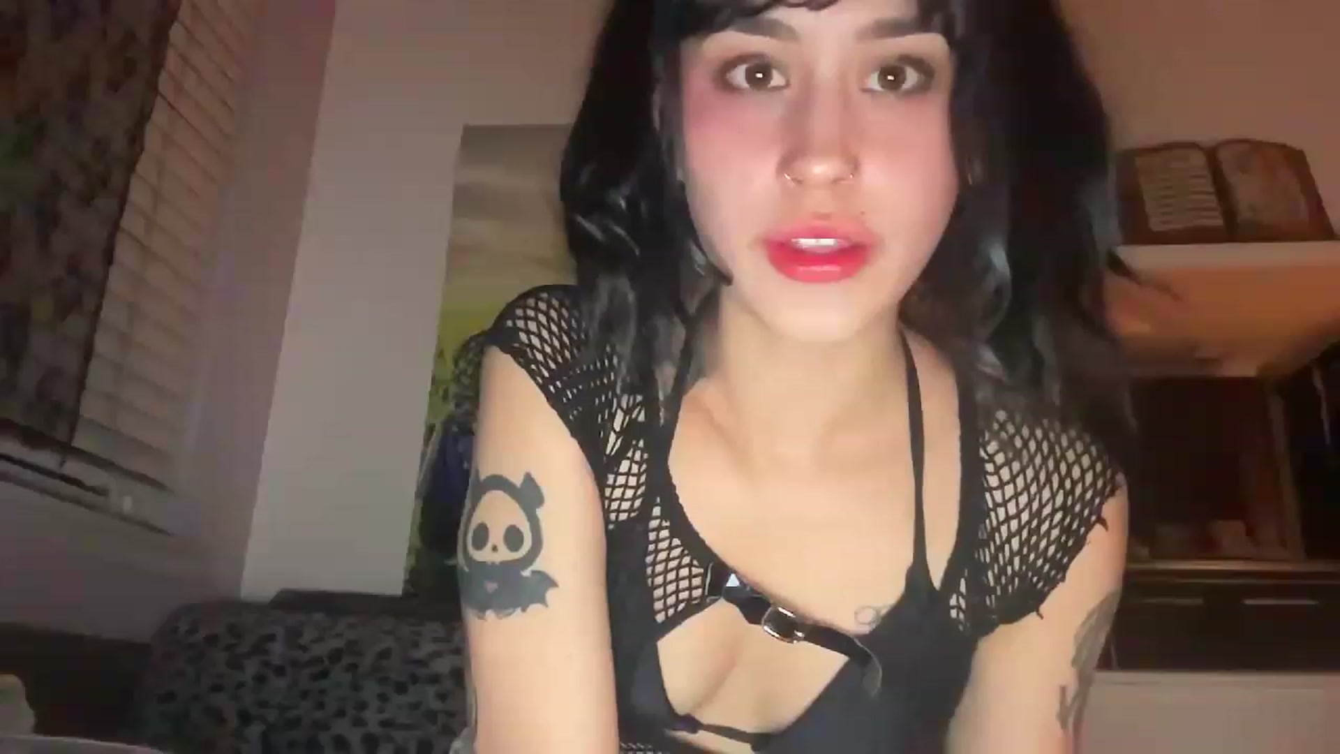 Gallery image thumbnail from Sammxxxx3's myfreecams stream on, 05/06/2023, 06:32 image 7 of 20