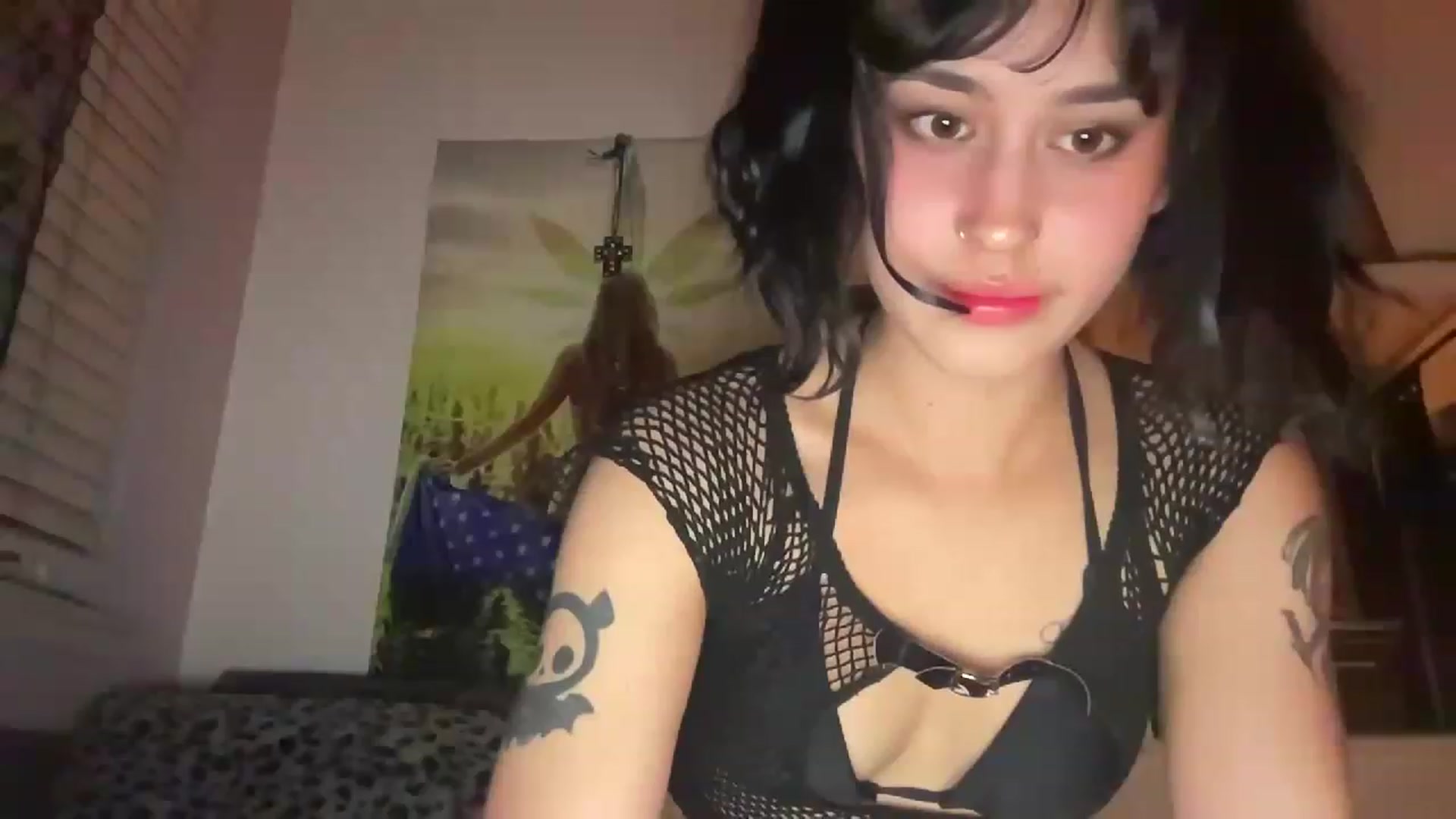 Gallery image thumbnail from Sammxxxx3's myfreecams stream on, 05/06/2023, 06:32 image 1 of 20