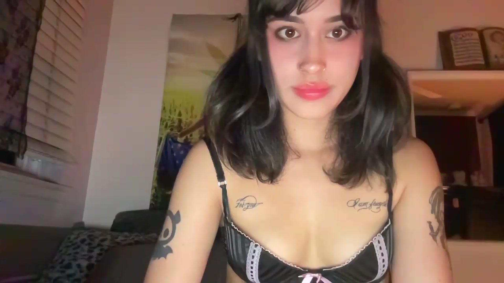 Gallery image thumbnail from Sammxxxx3's myfreecams stream on, 05/12/2023, 07:07 image 16 of 20