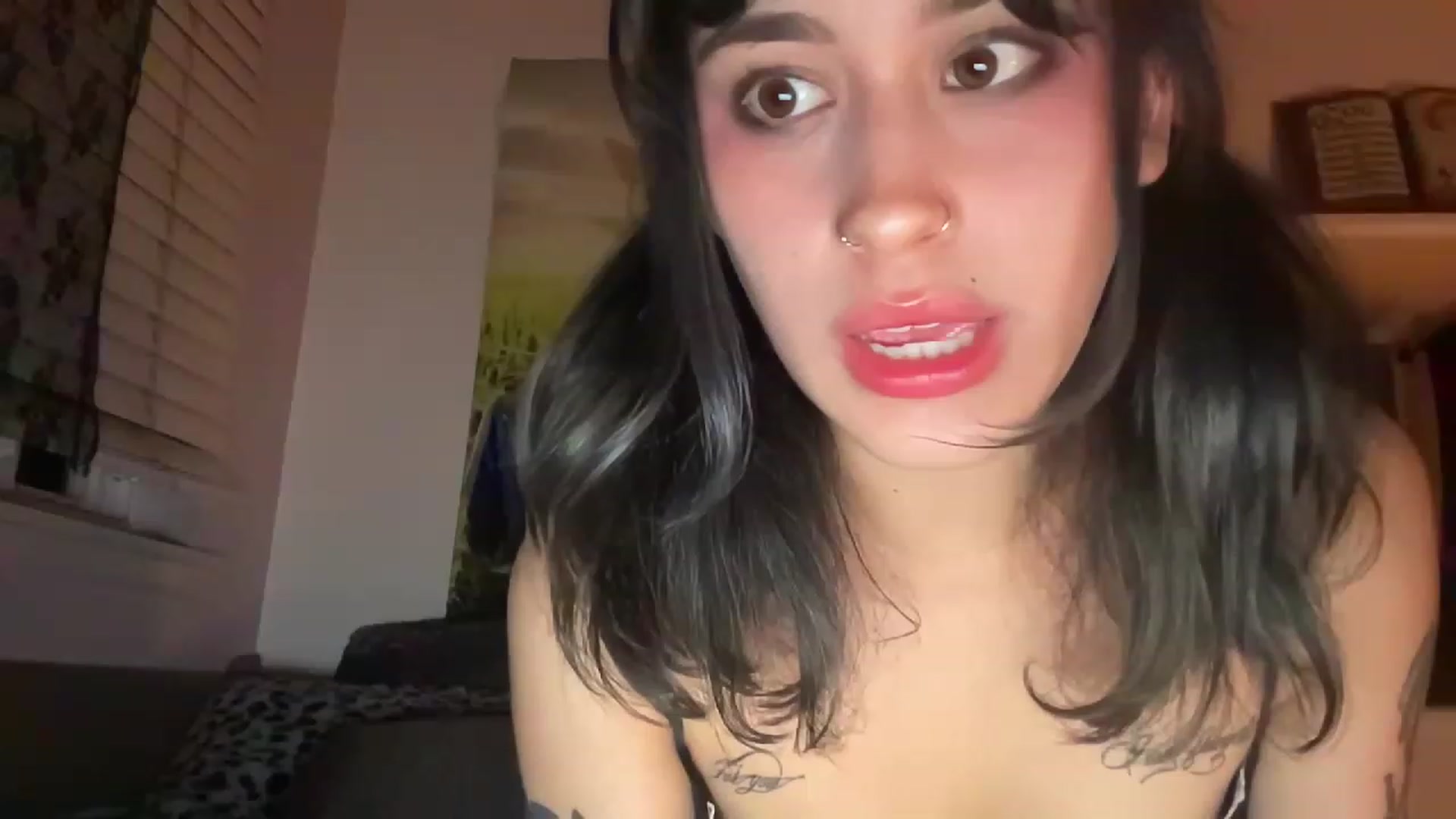Gallery image thumbnail from Sammxxxx3's myfreecams stream on, 05/12/2023, 07:07 image 17 of 20