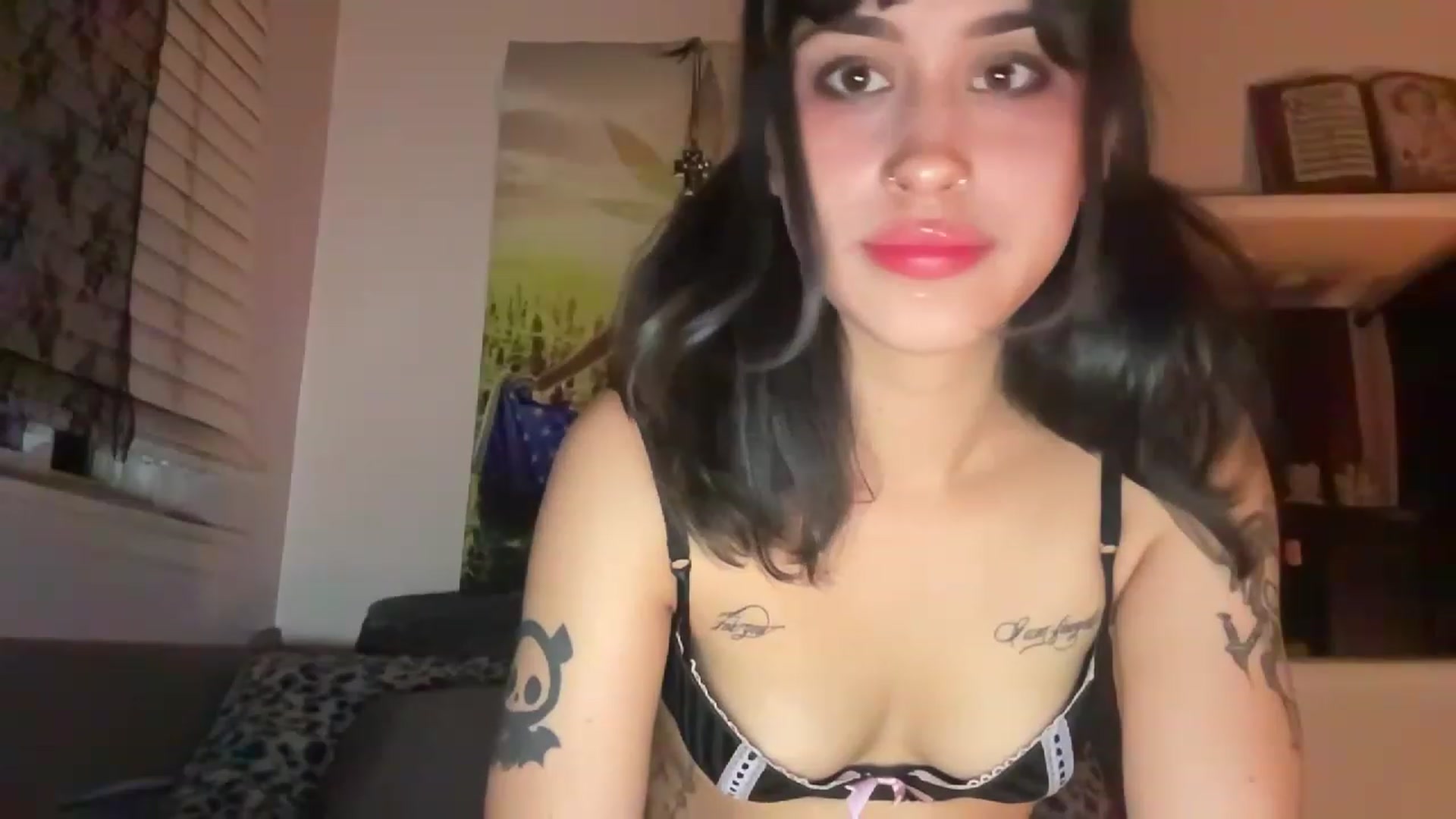 Gallery image thumbnail from Sammxxxx3's myfreecams stream on, 05/12/2023, 07:07 image 13 of 20