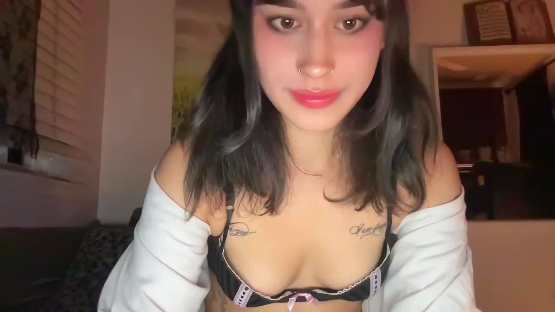 Gallery image thumbnail from Sammxxxx3's myfreecams stream on, 05/12/2023, 07:07 image 3 of 20