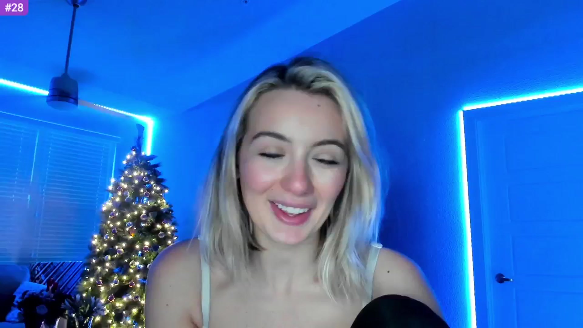 Gallery image thumbnail from Sammy_gray's myfreecams stream on, 02/17/2024, 01:38 image 19 of 20