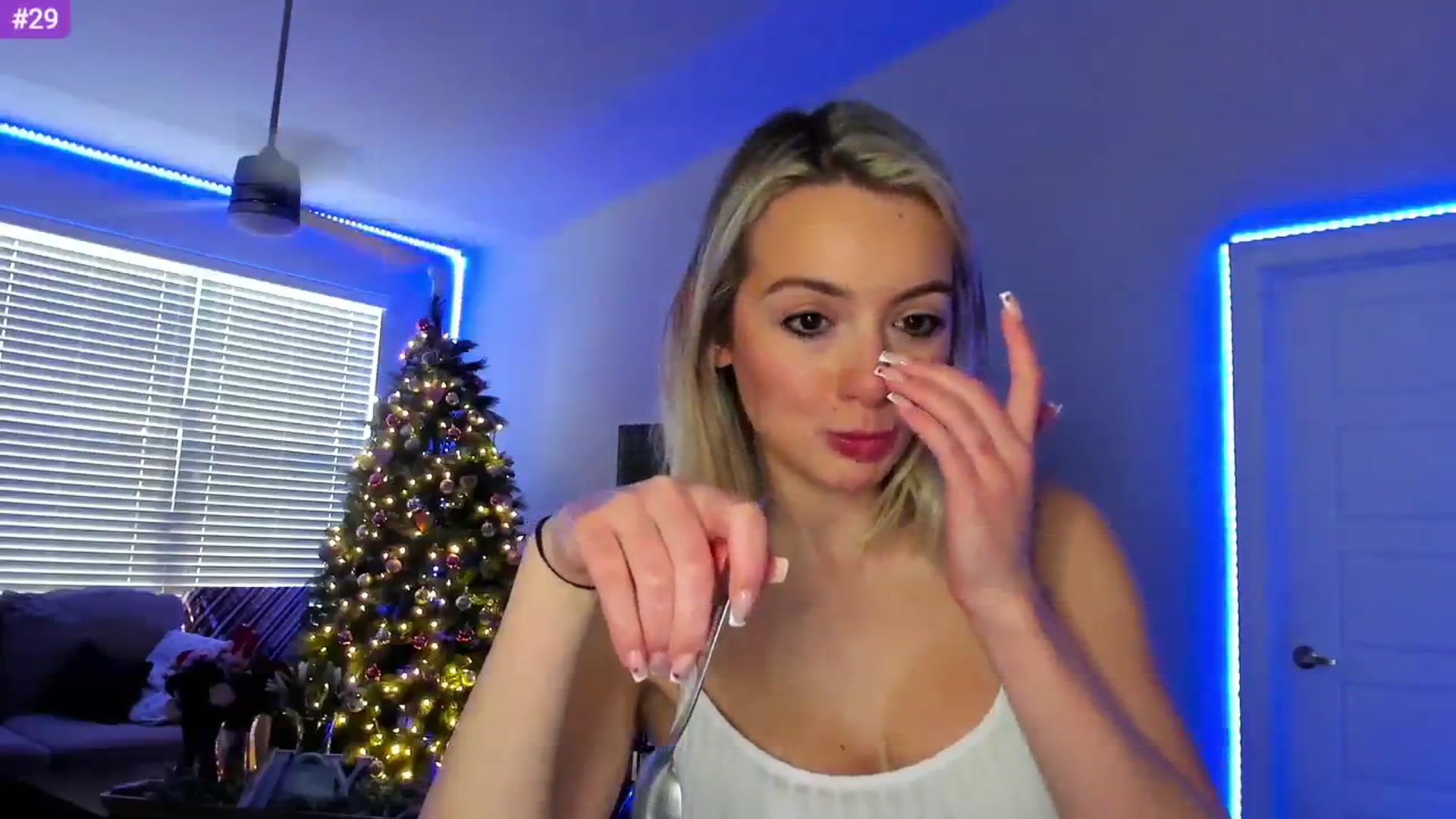 Gallery image thumbnail from Sammy_gray's myfreecams stream on, 02/17/2024, 01:38 image 11 of 20
