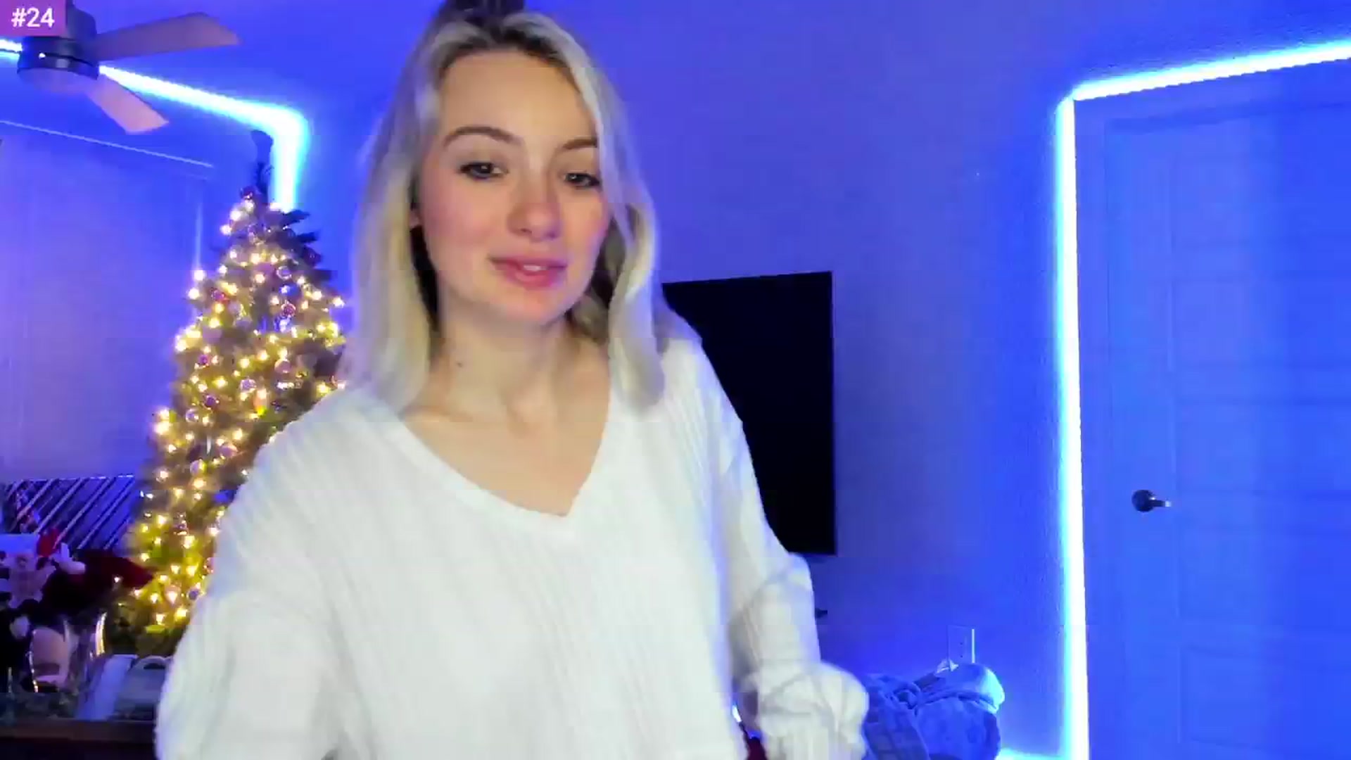 Gallery image thumbnail from Sammy_gray's myfreecams stream on, 02/22/2024, 01:35 image 14 of 20