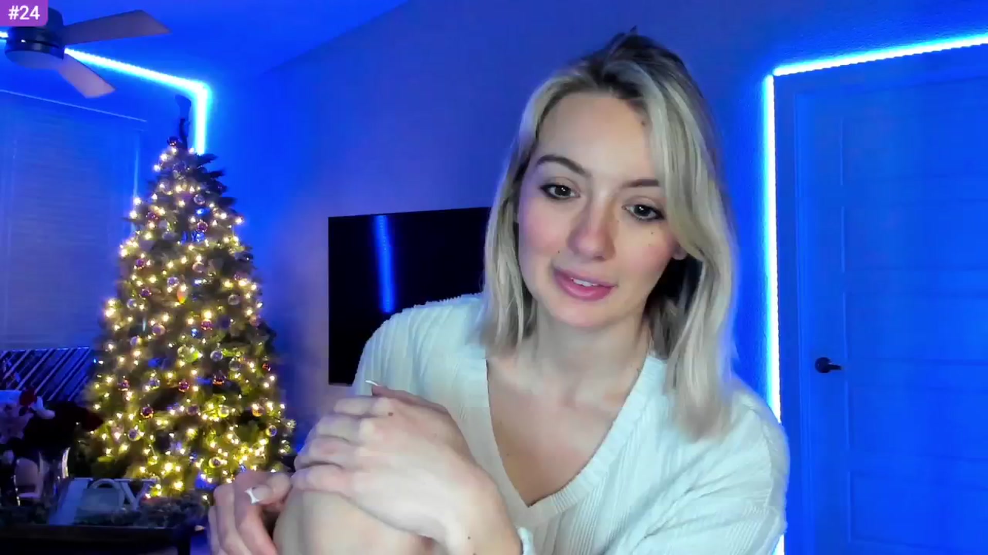 Gallery image thumbnail from Sammy_gray's myfreecams stream on, 02/22/2024, 01:35 image 12 of 20