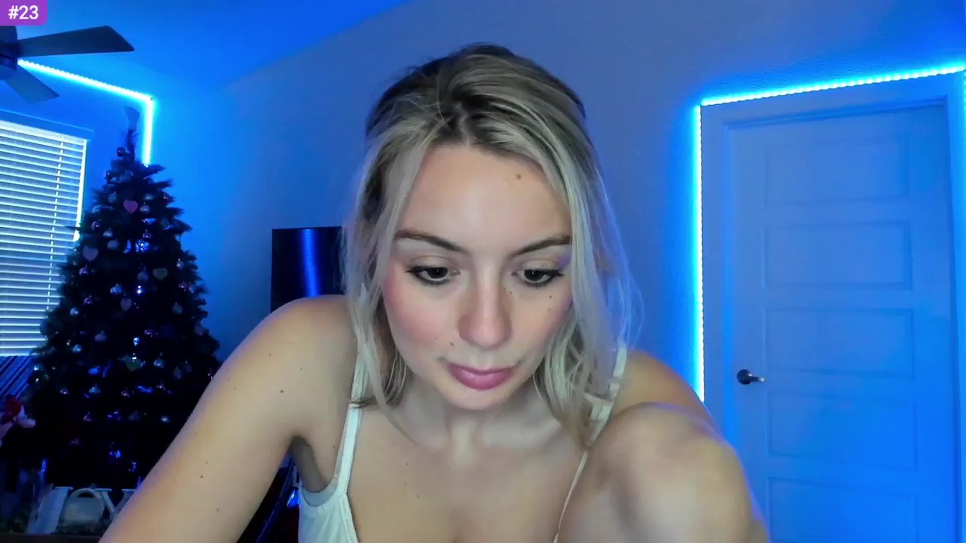Gallery image thumbnail from Sammy_gray's myfreecams stream on, 02/23/2024, 02:22 image 1 of 20