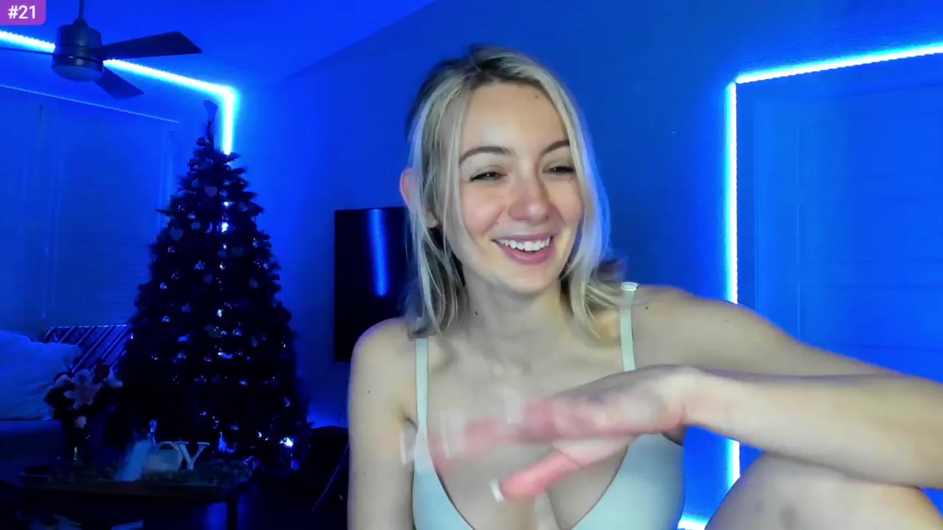 Gallery image thumbnail from Sammy_gray's myfreecams stream on, 02/23/2024, 02:22 image 10 of 20